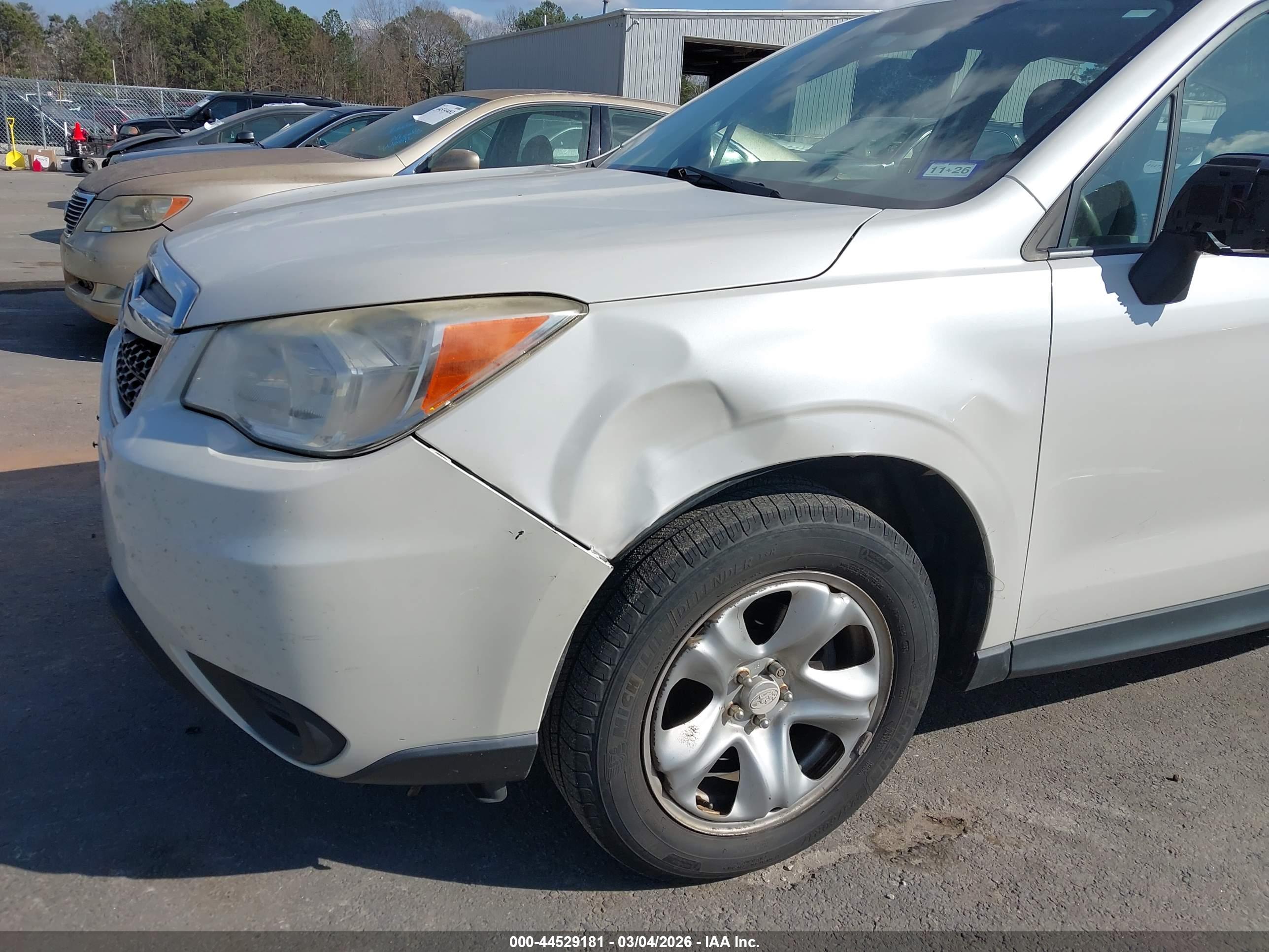 SUBARU FORESTER image 6