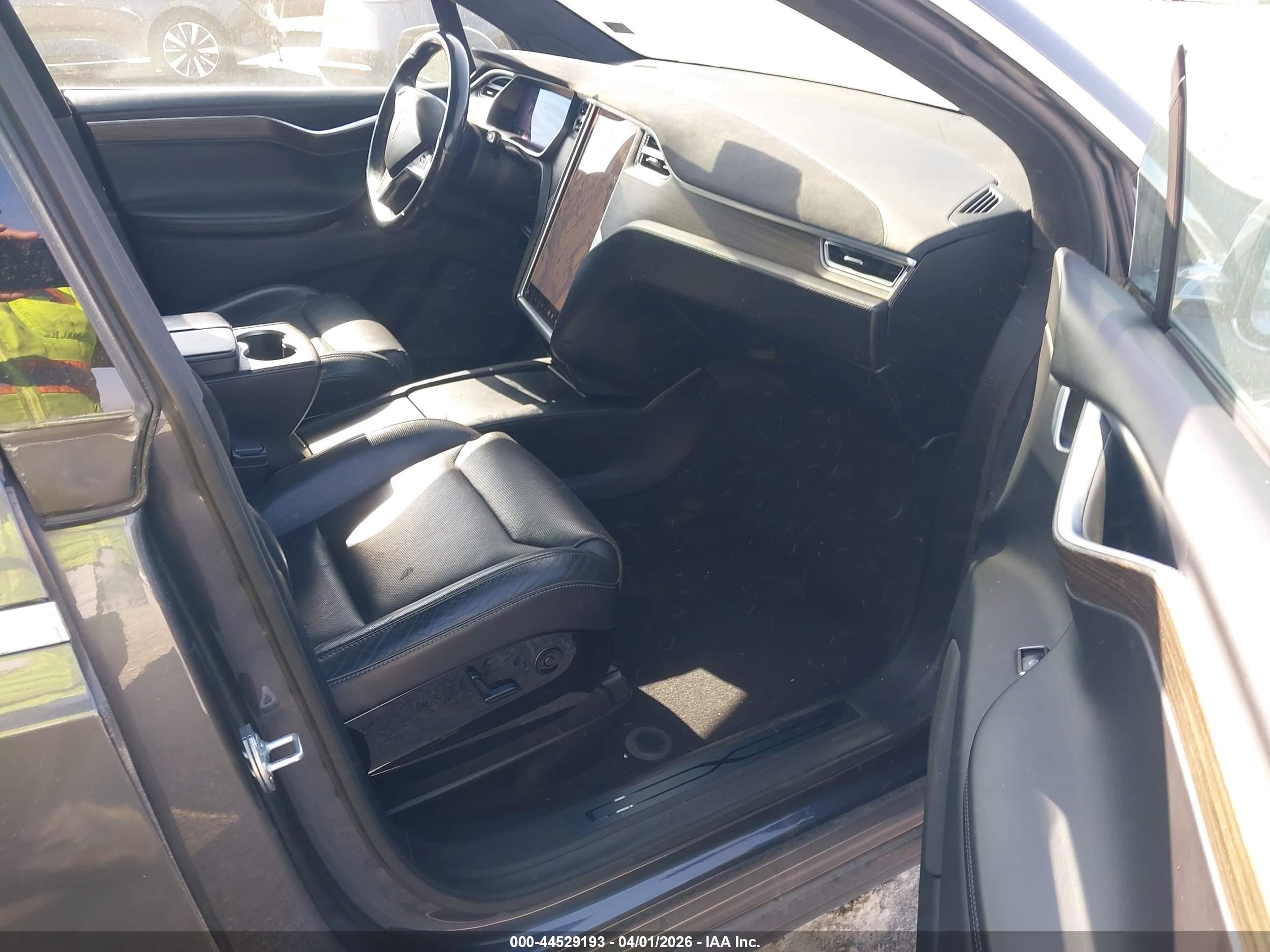 TESLA MODEL image 5