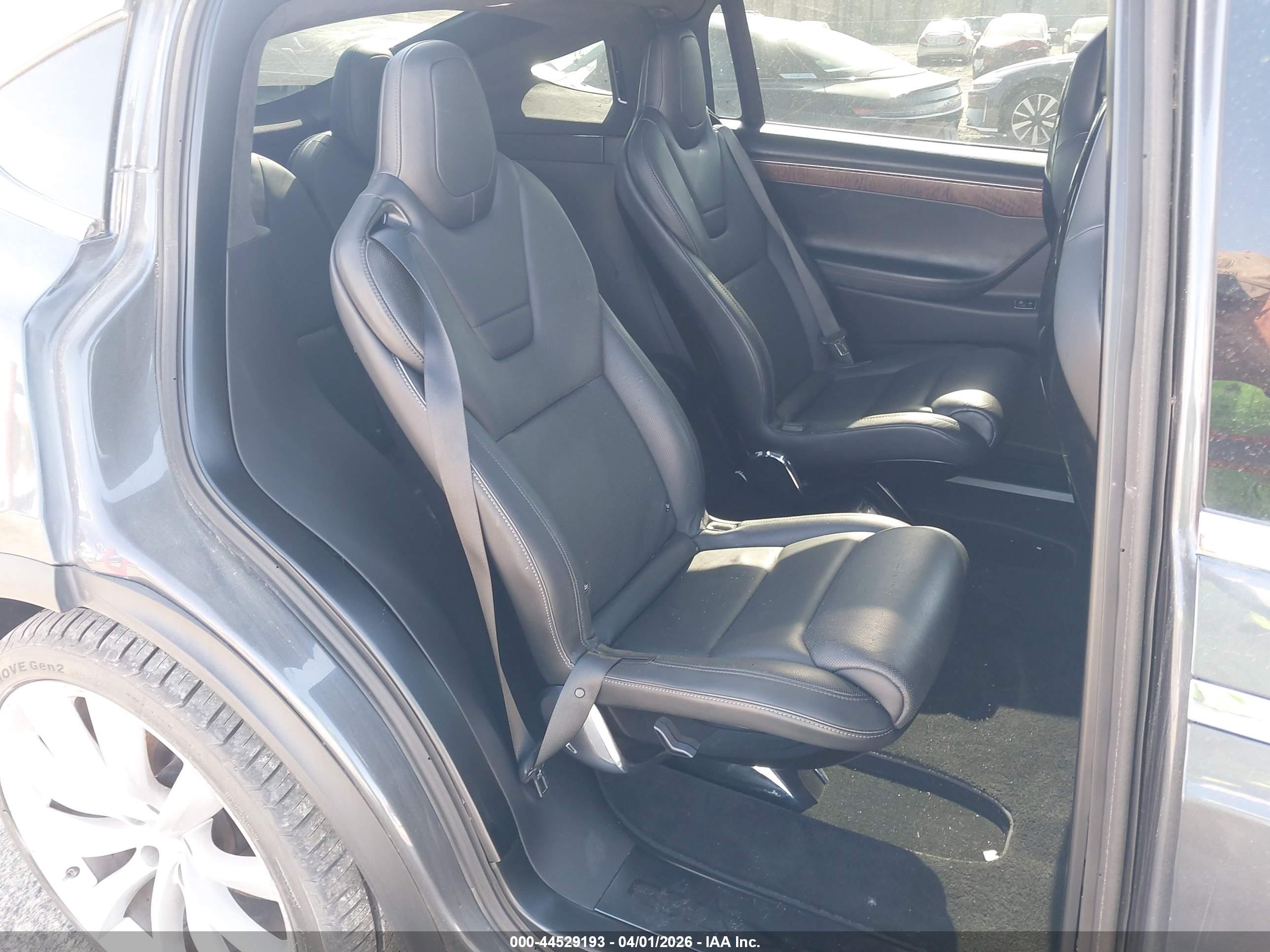 TESLA MODEL image 8