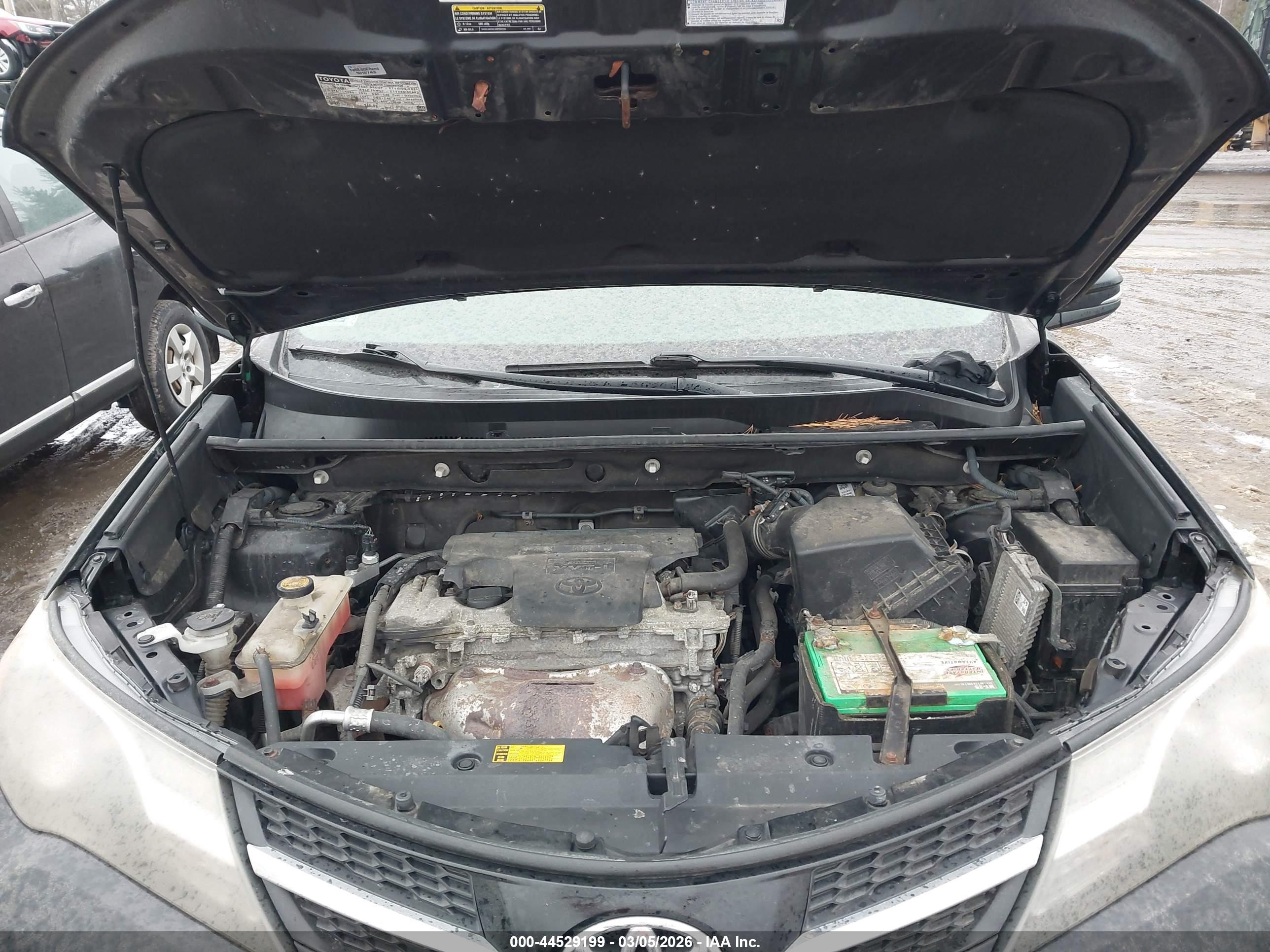 TOYOTA RAV4 image 10
