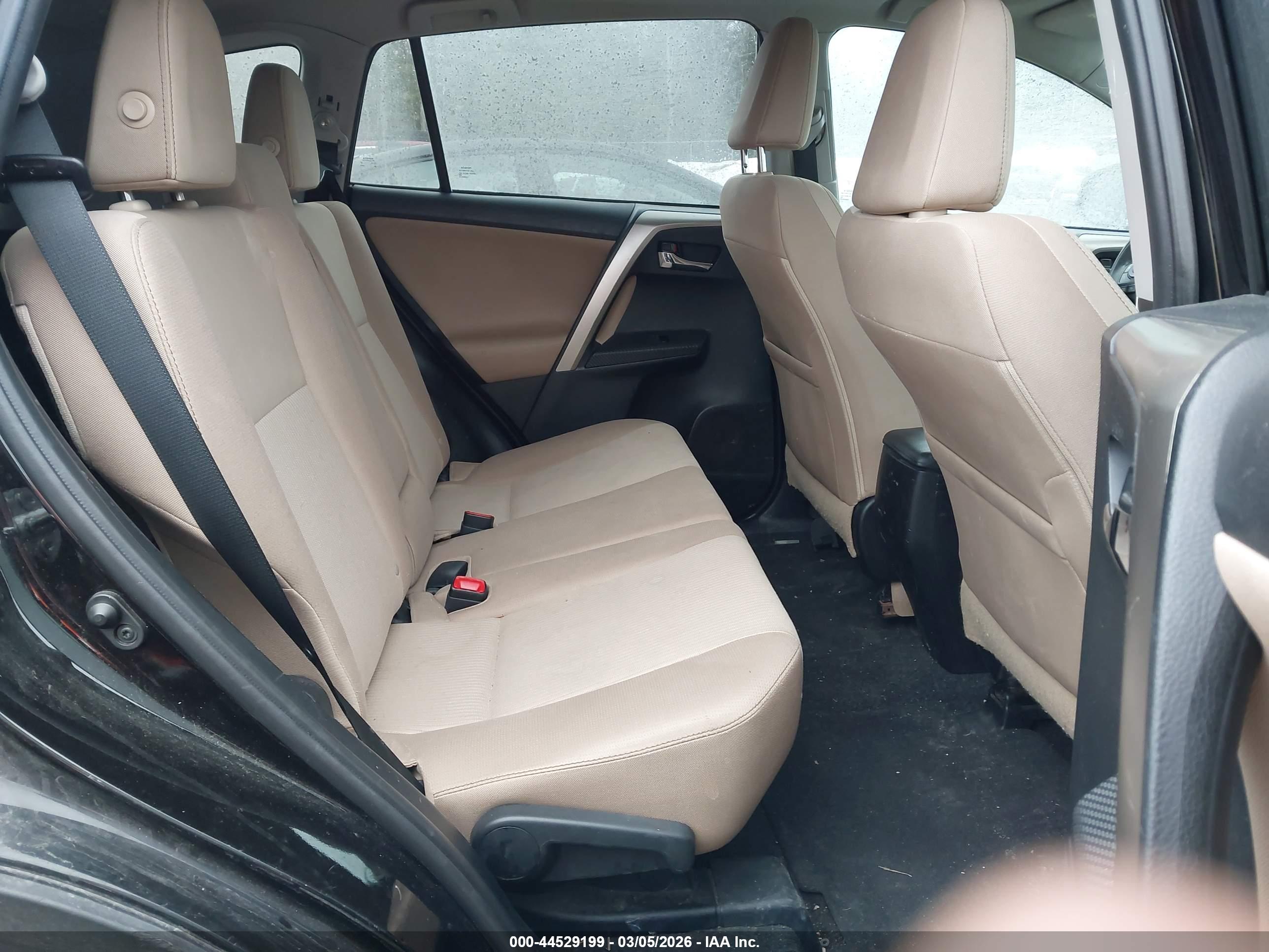 TOYOTA RAV4 image 8