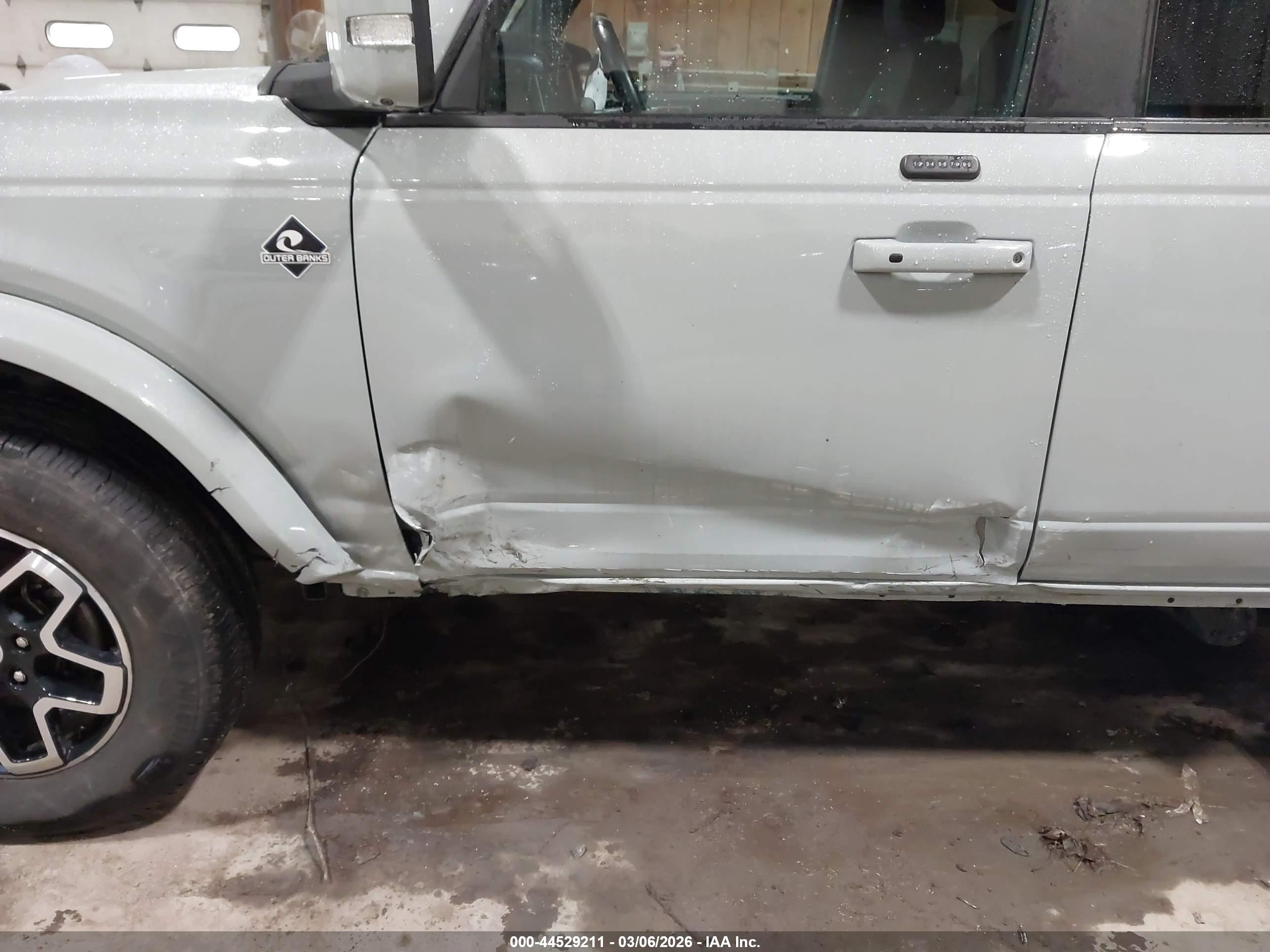 FORD BRONCO image 6