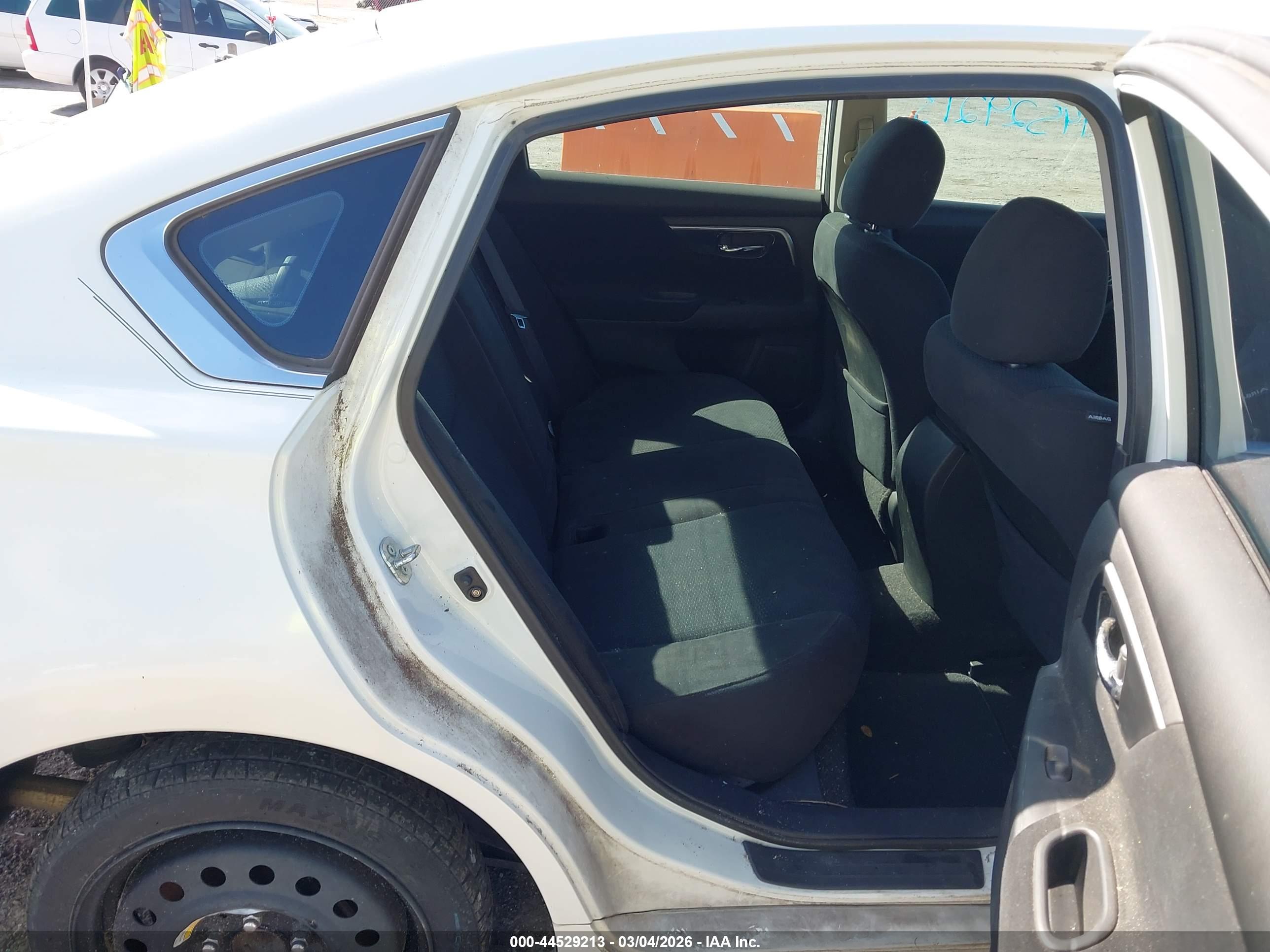 NISSAN ALTIMA image 8