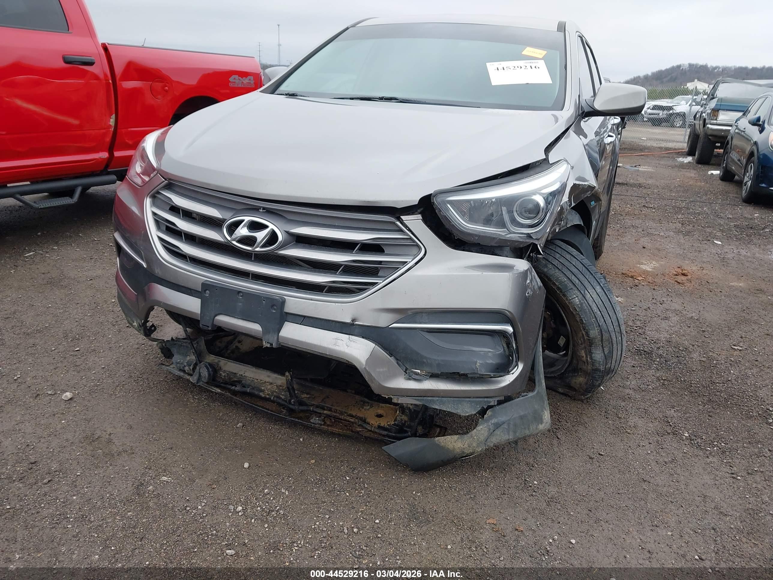 HYUNDAI SANTA image 6