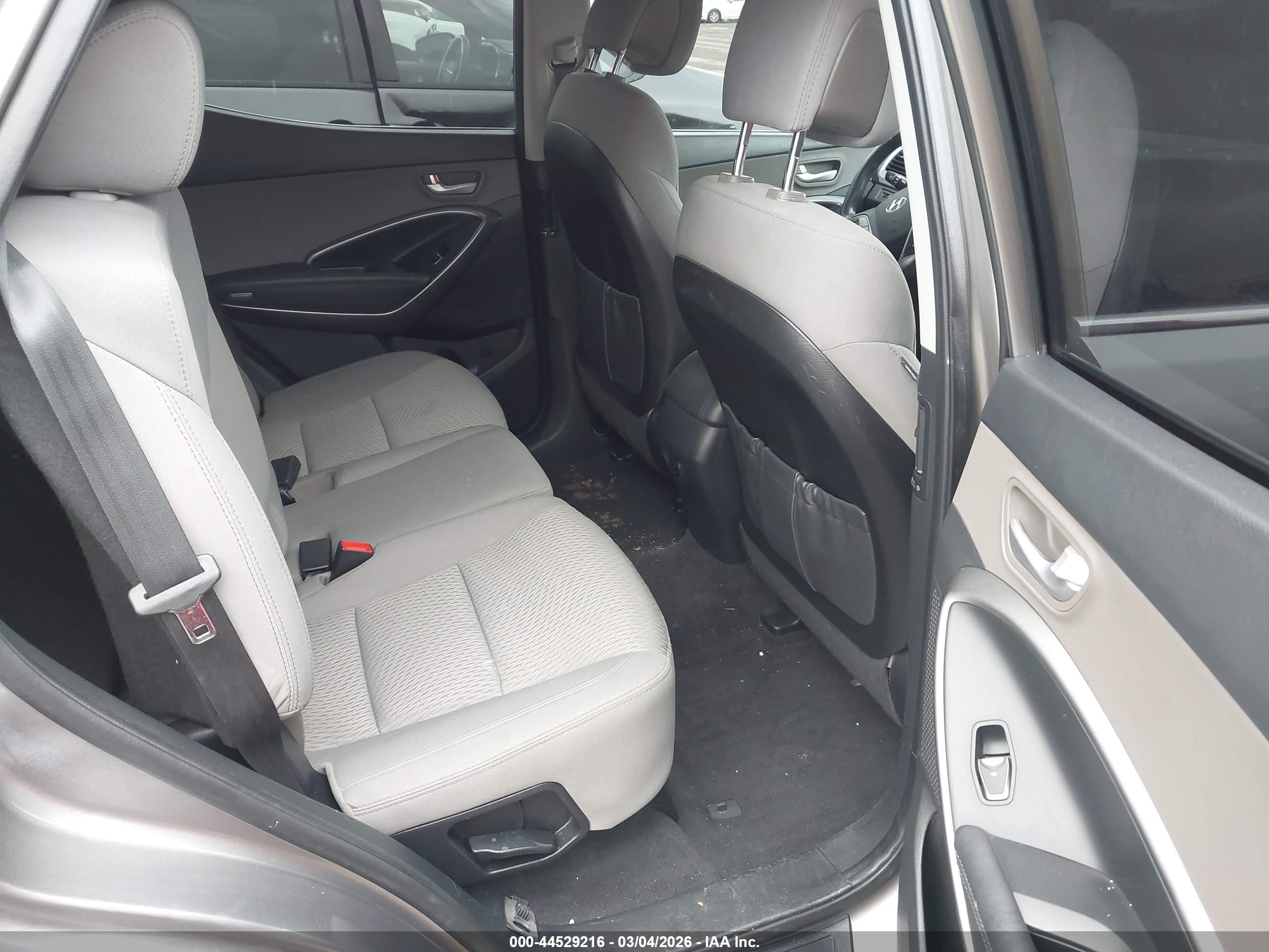 HYUNDAI SANTA image 8