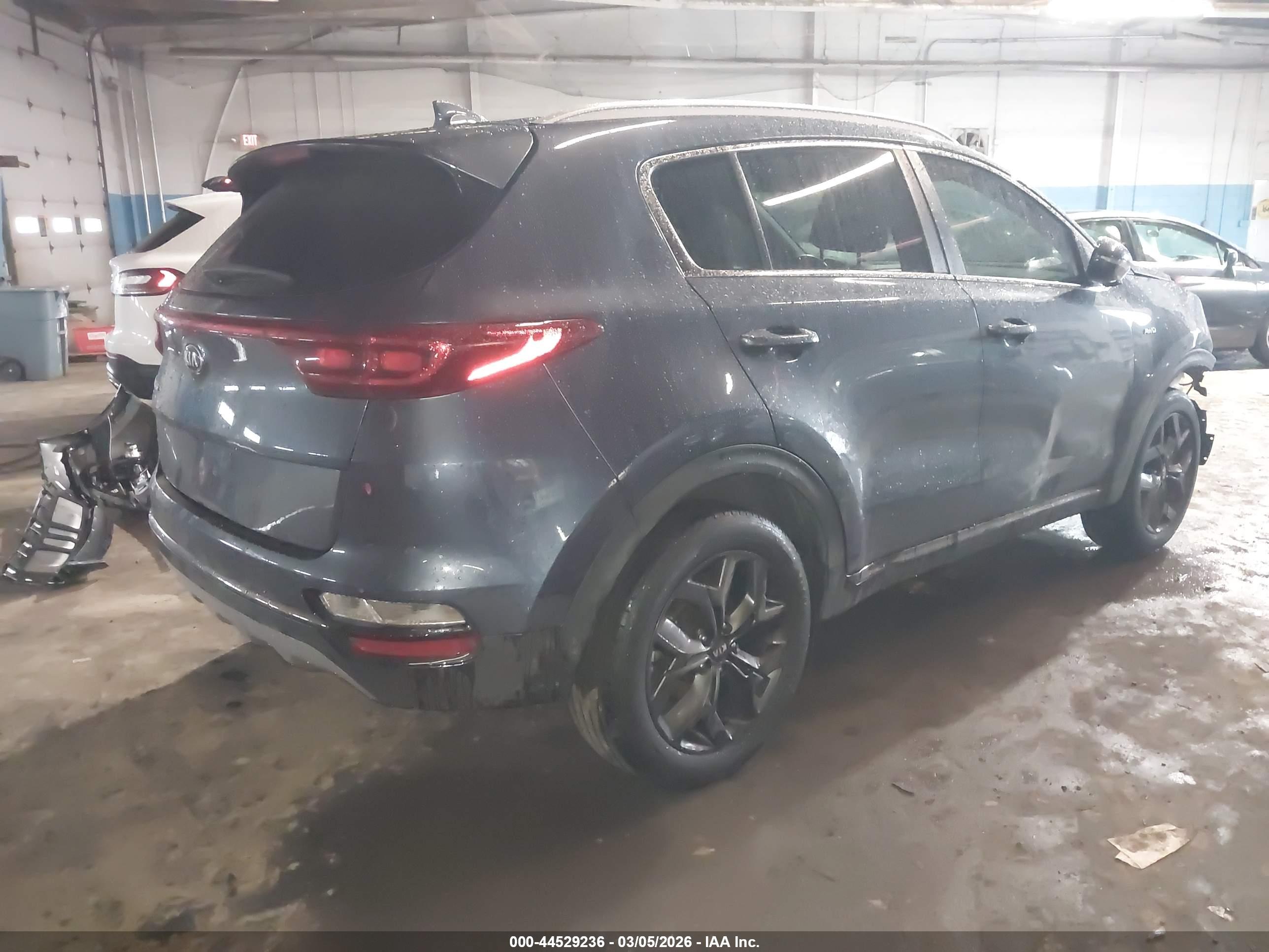 KIA SPORTAGE image 4