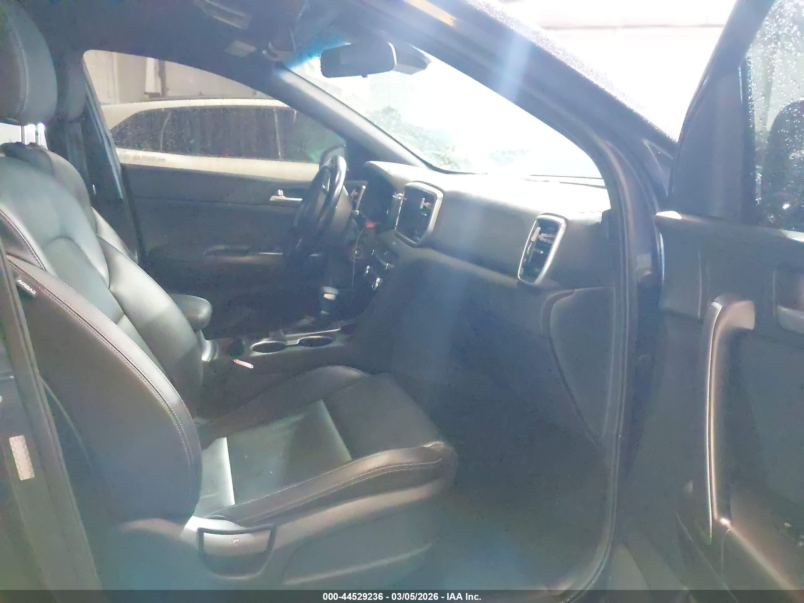 KIA SPORTAGE image 5