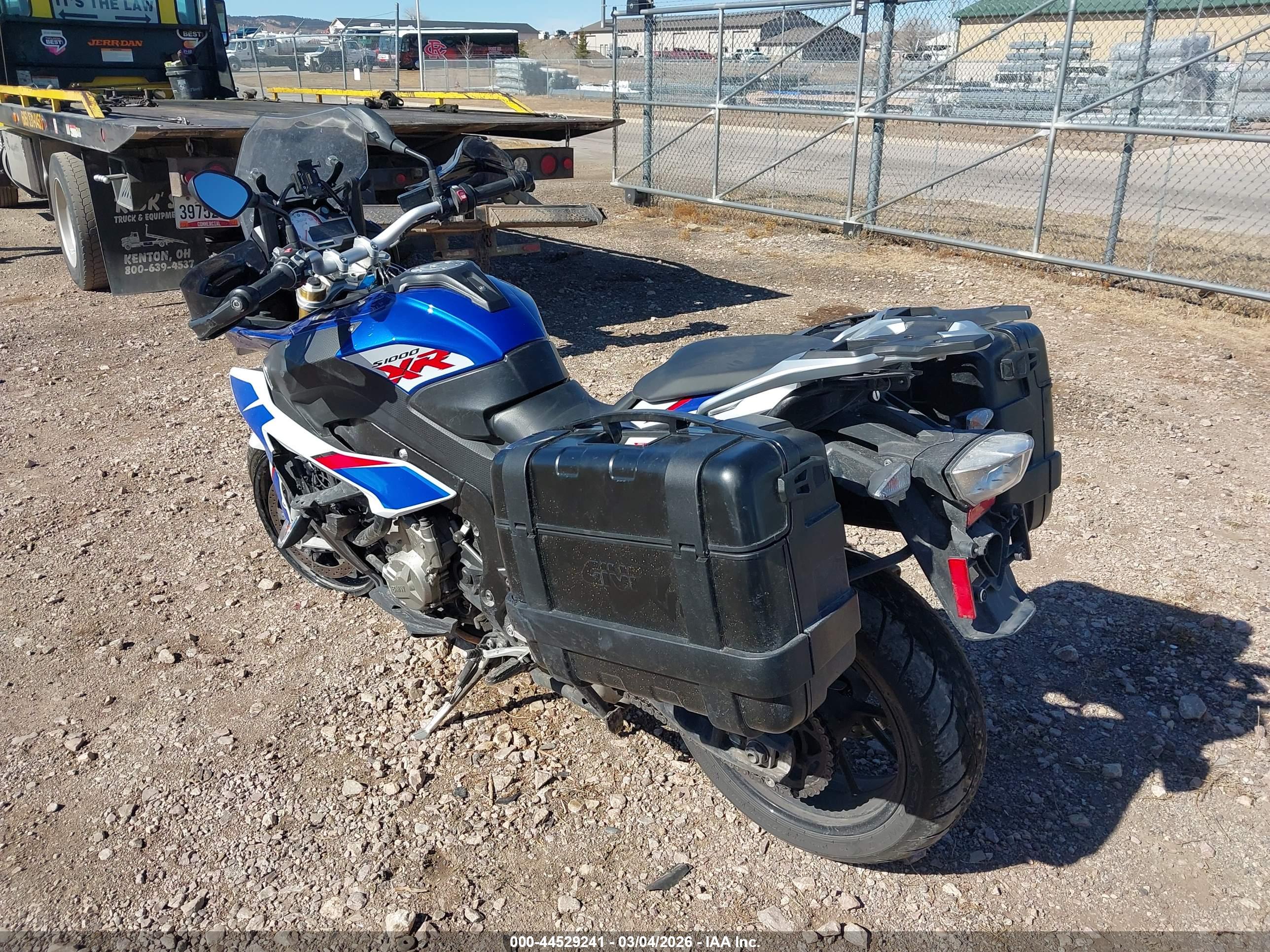 BMW S image 3