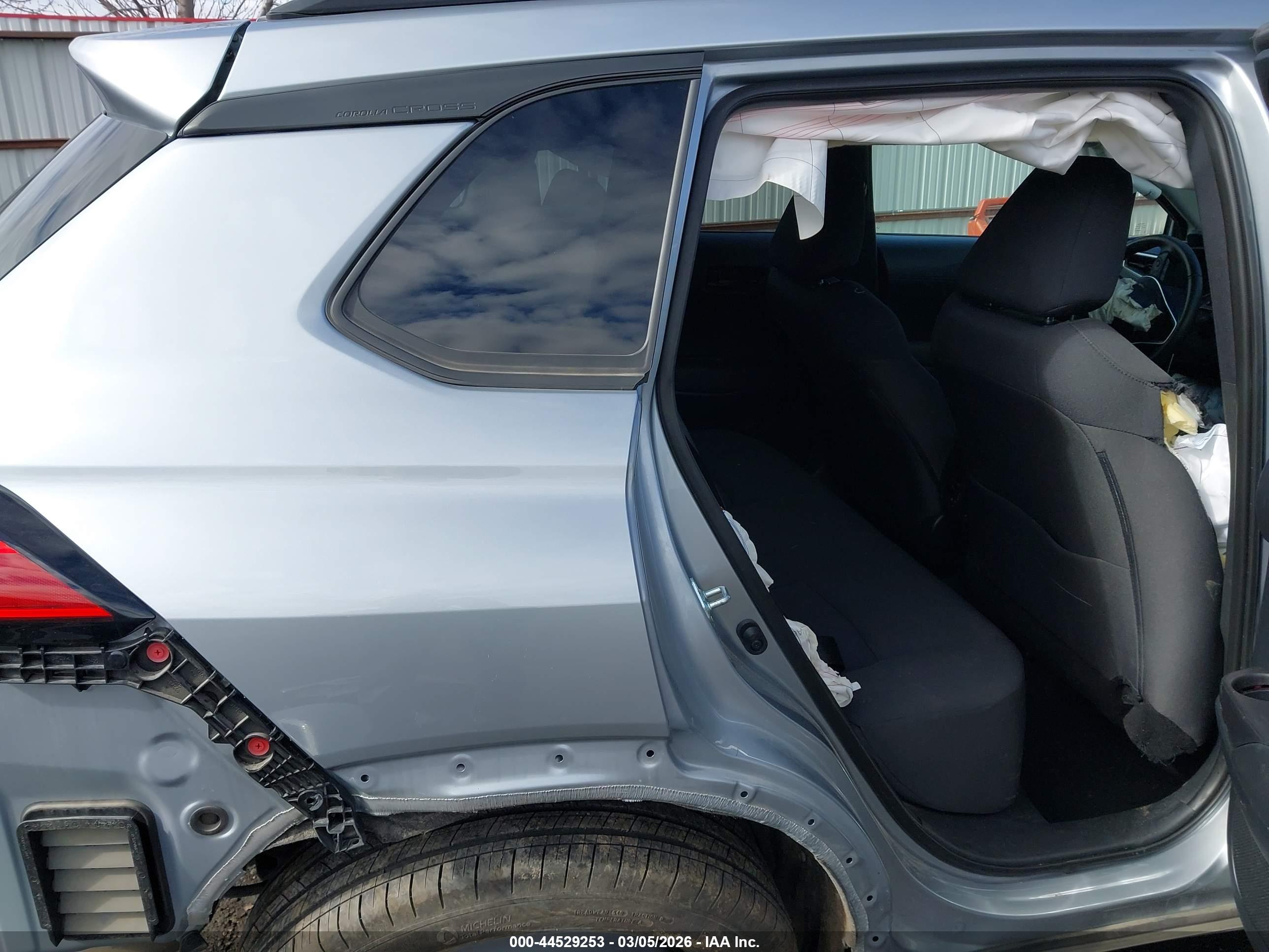 TOYOTA COROLLA image 8
