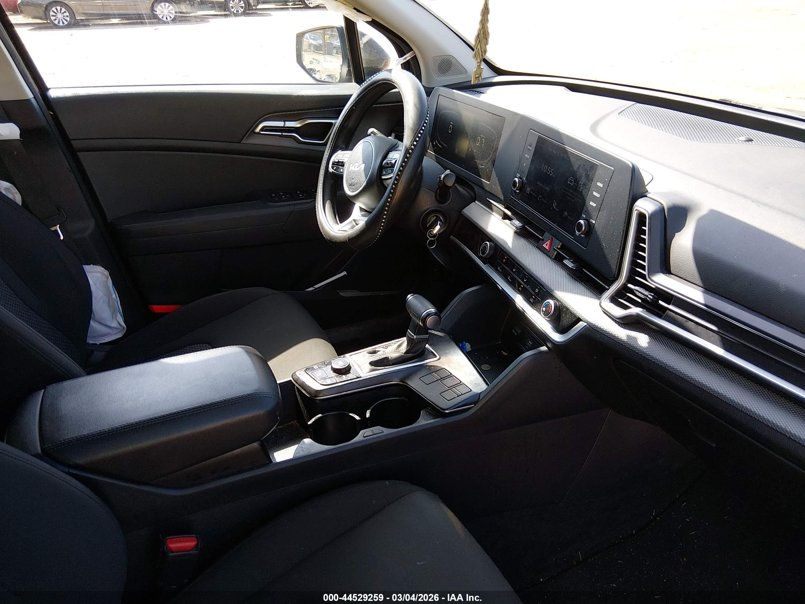 KIA SPORTAGE image 5