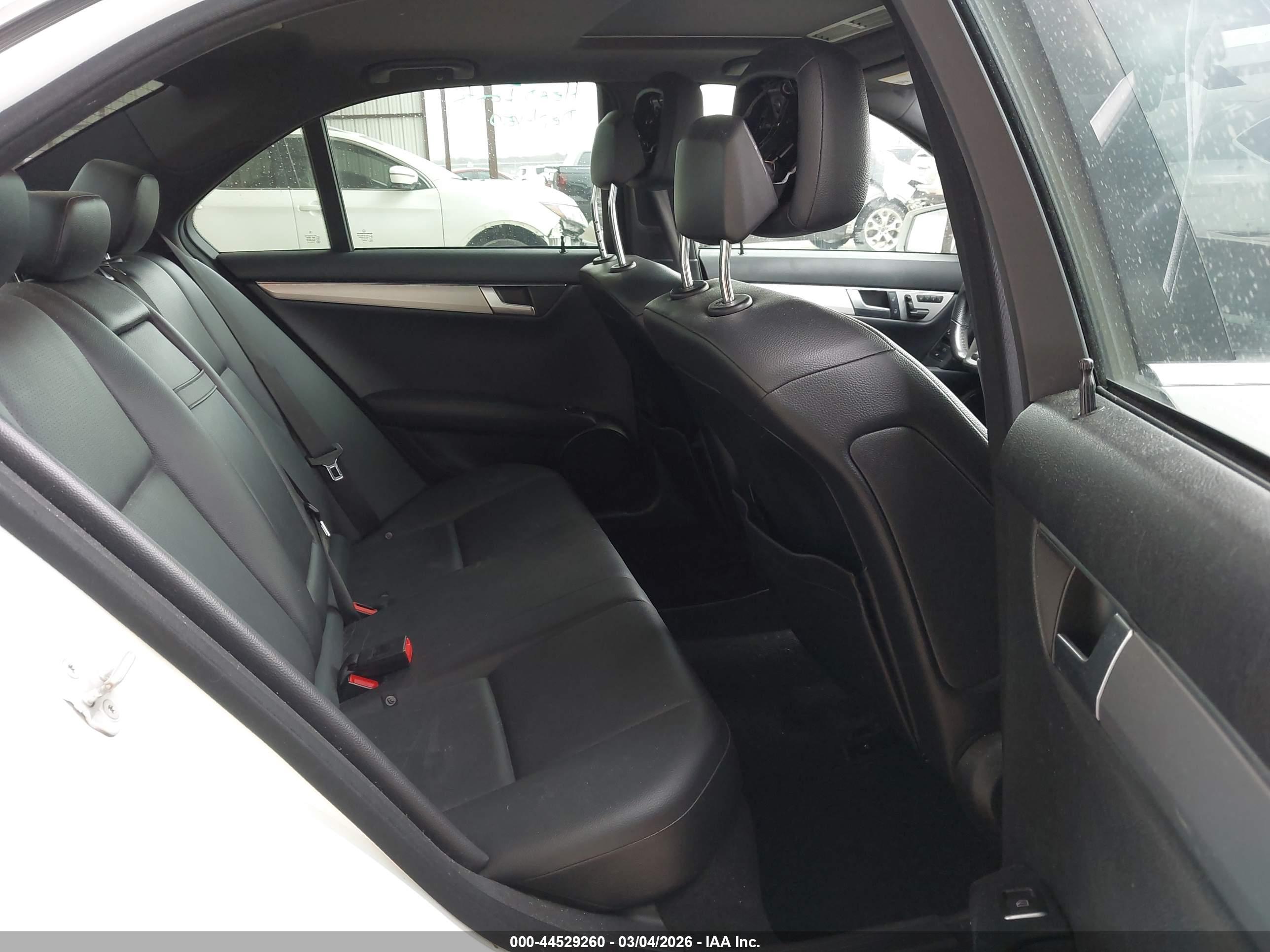 MERCEDES-BENZ C image 8