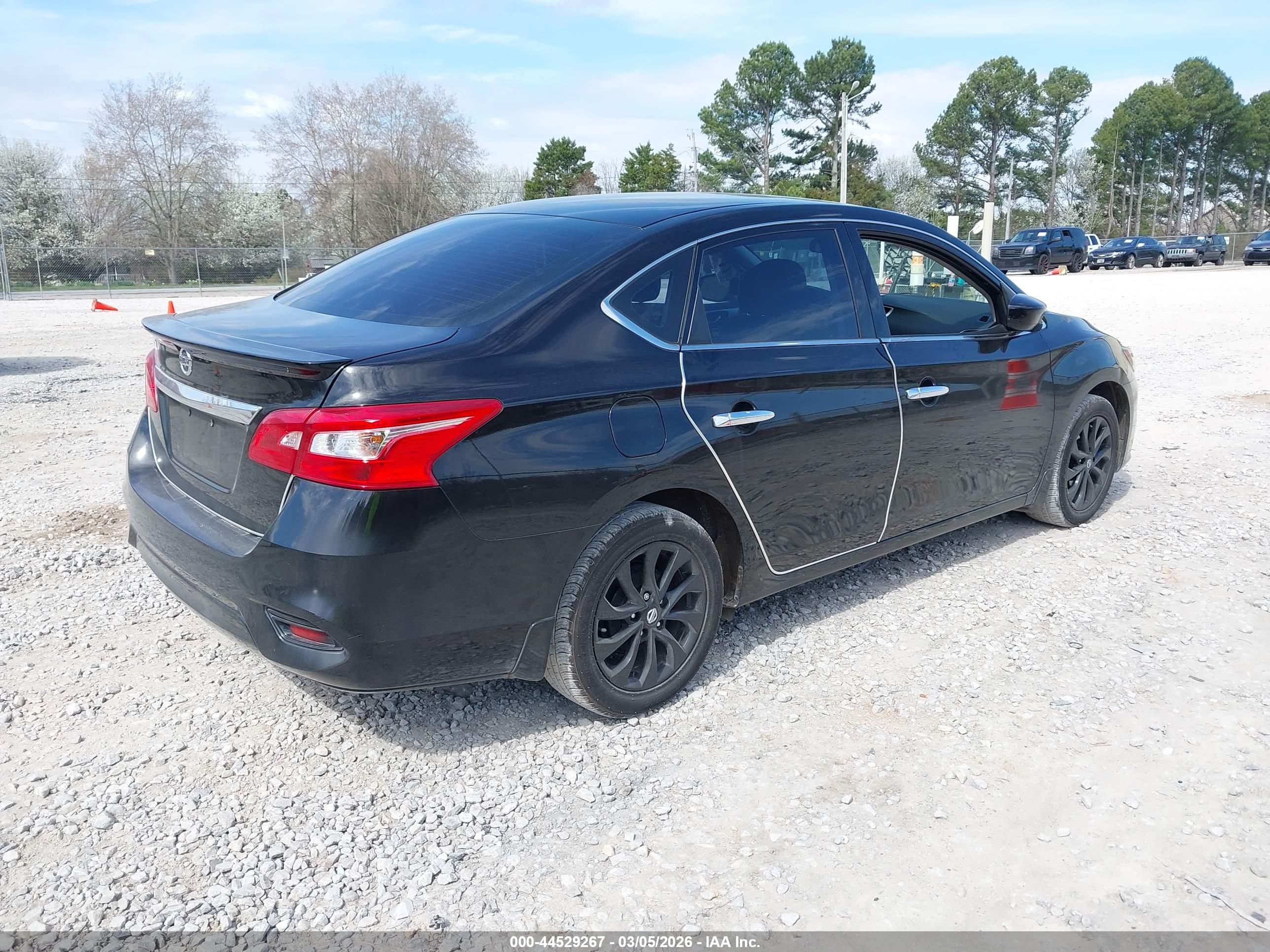 NISSAN SENTRA image 4