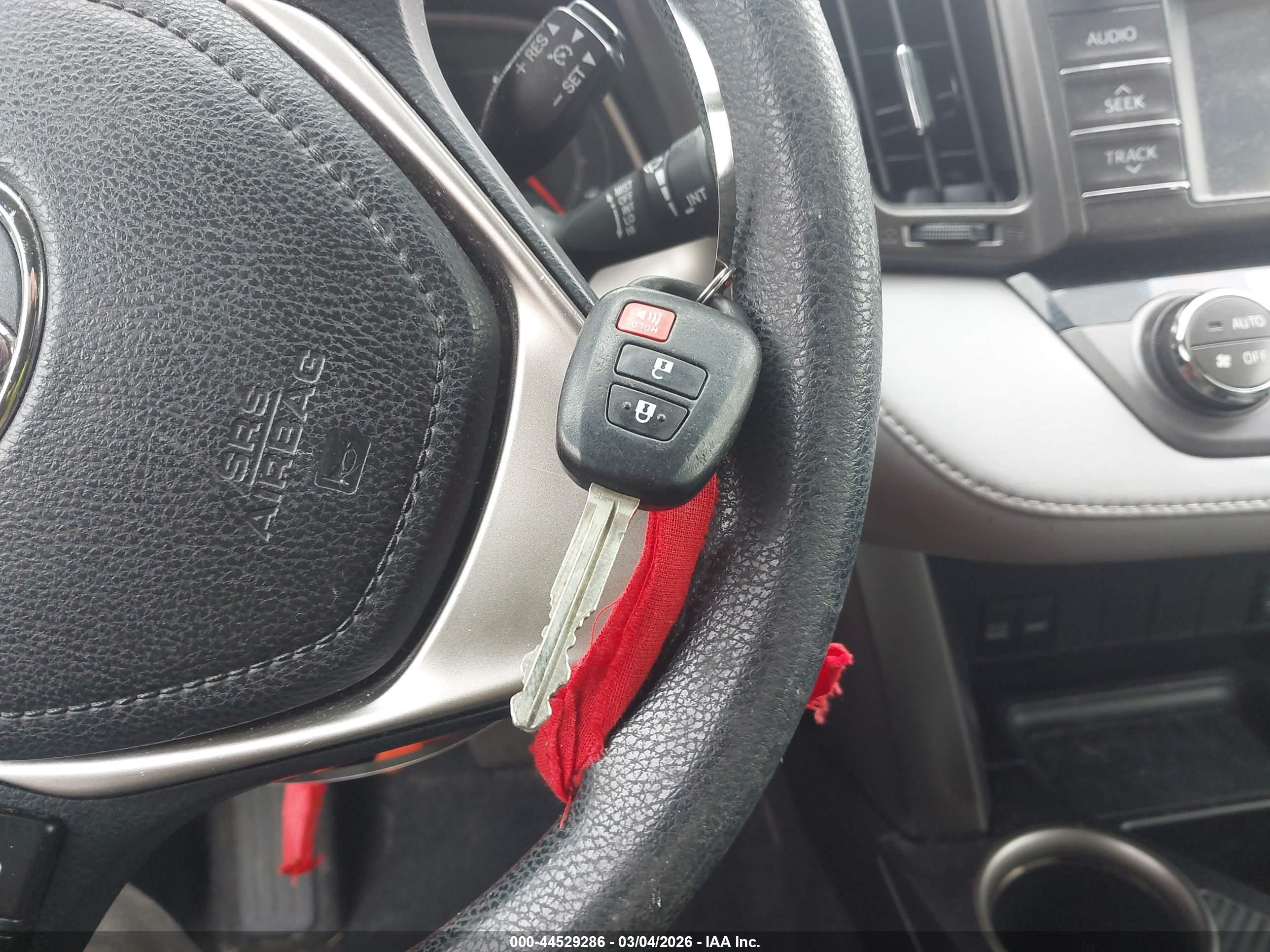 TOYOTA RAV4 image 11