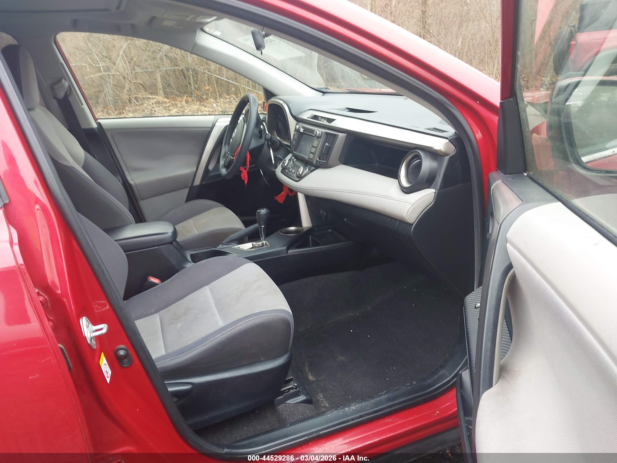 TOYOTA RAV4 image 5