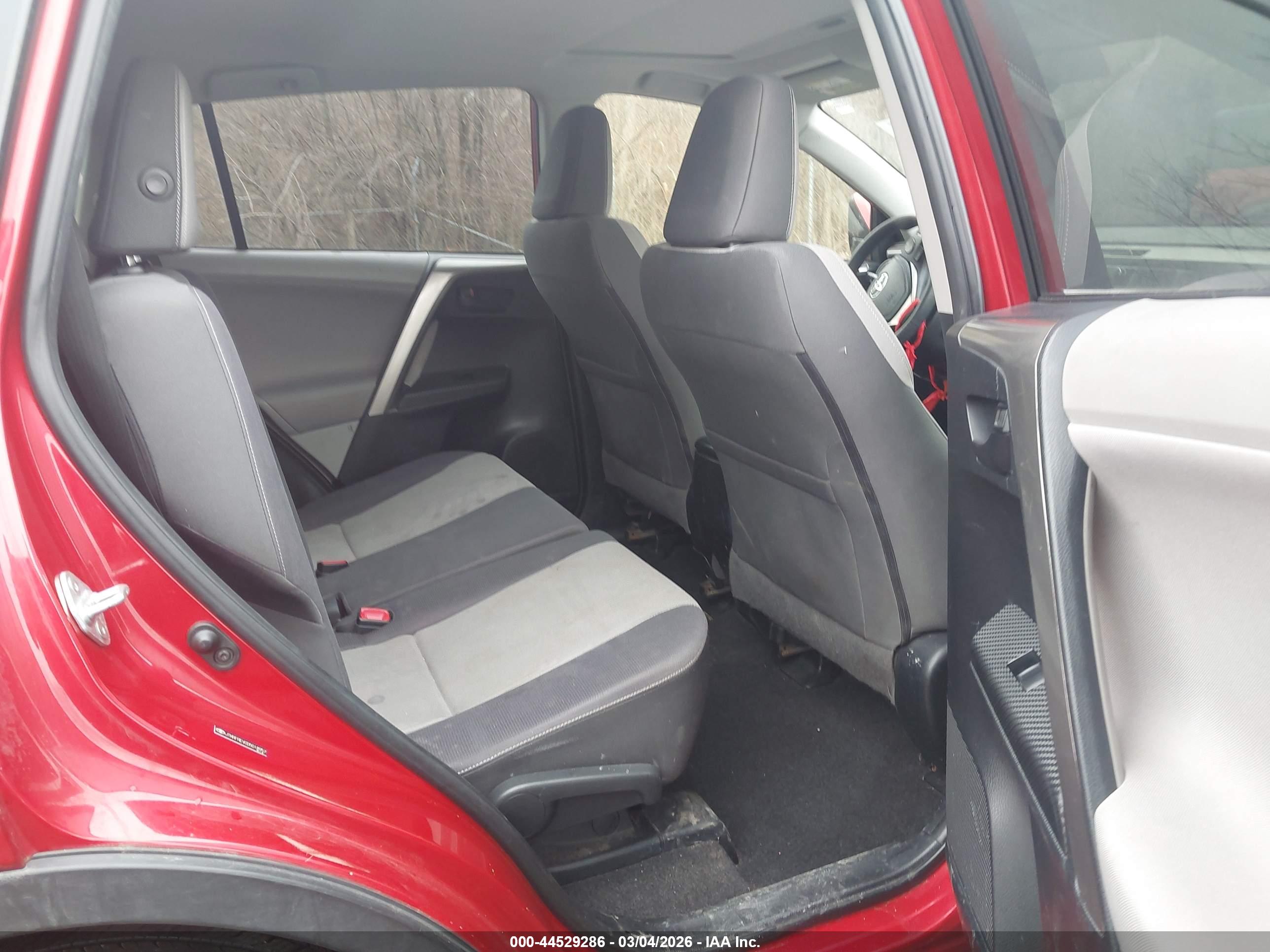 TOYOTA RAV4 image 8