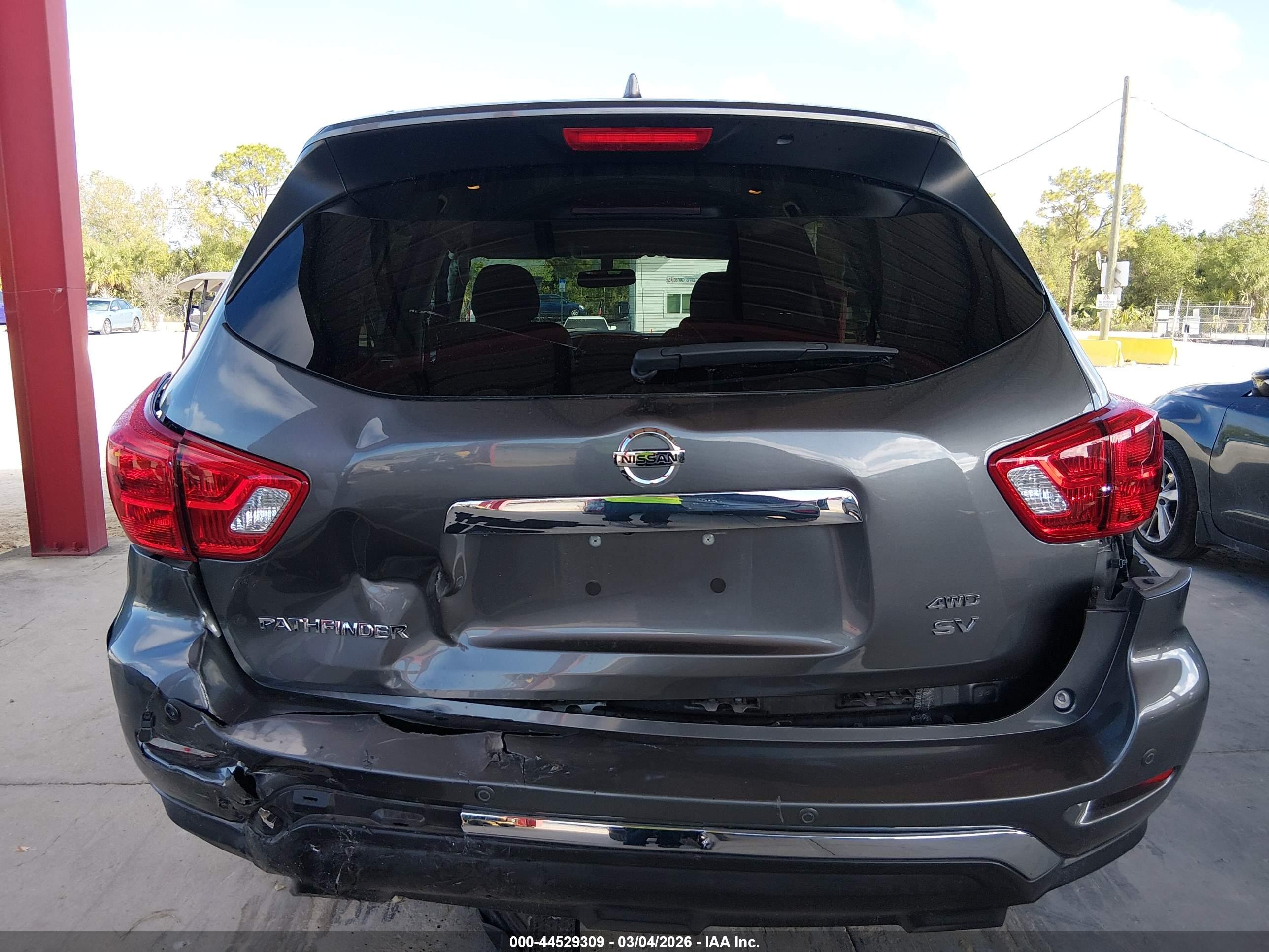 NISSAN PATHFINDER image 6