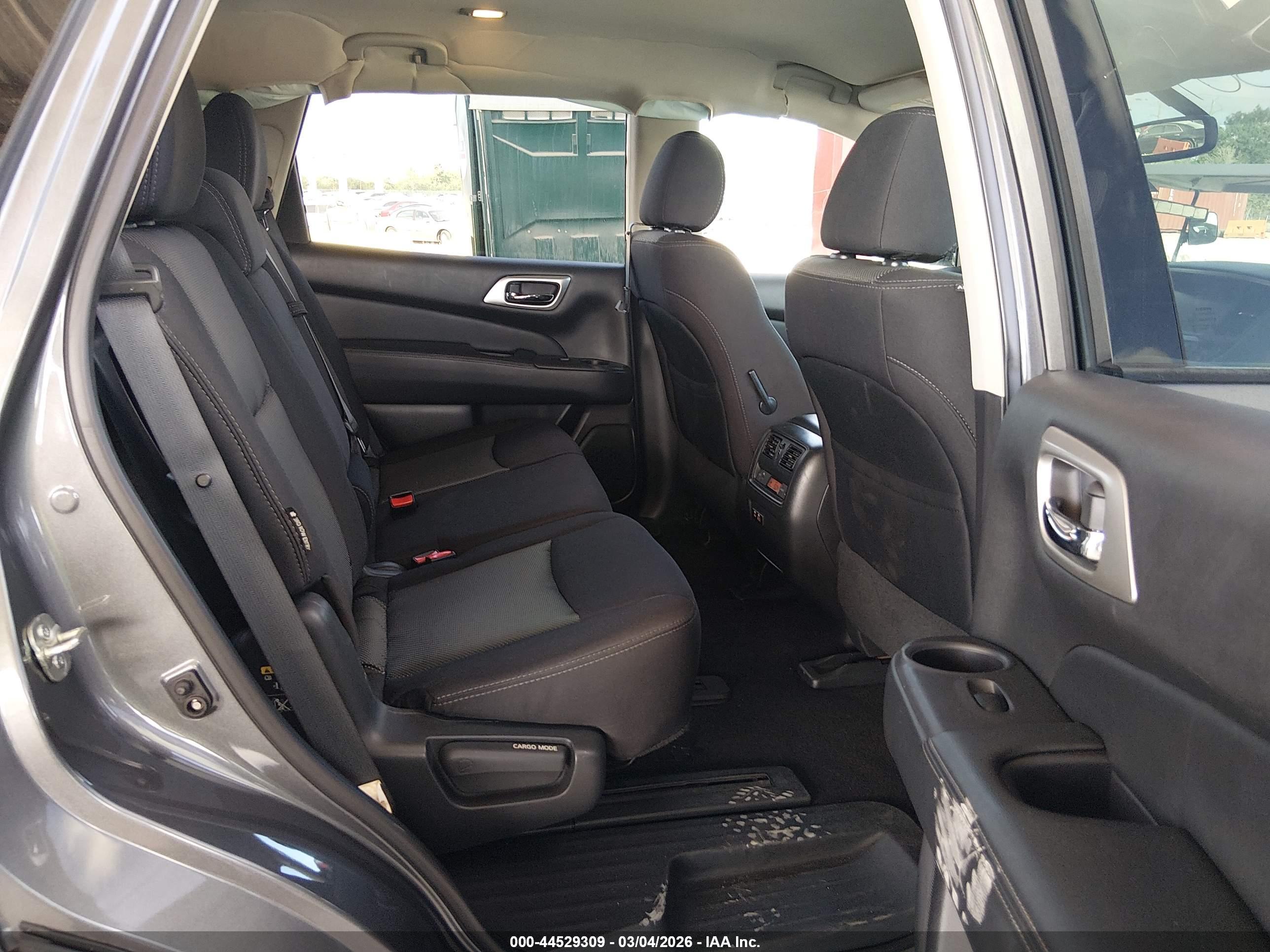 NISSAN PATHFINDER image 8