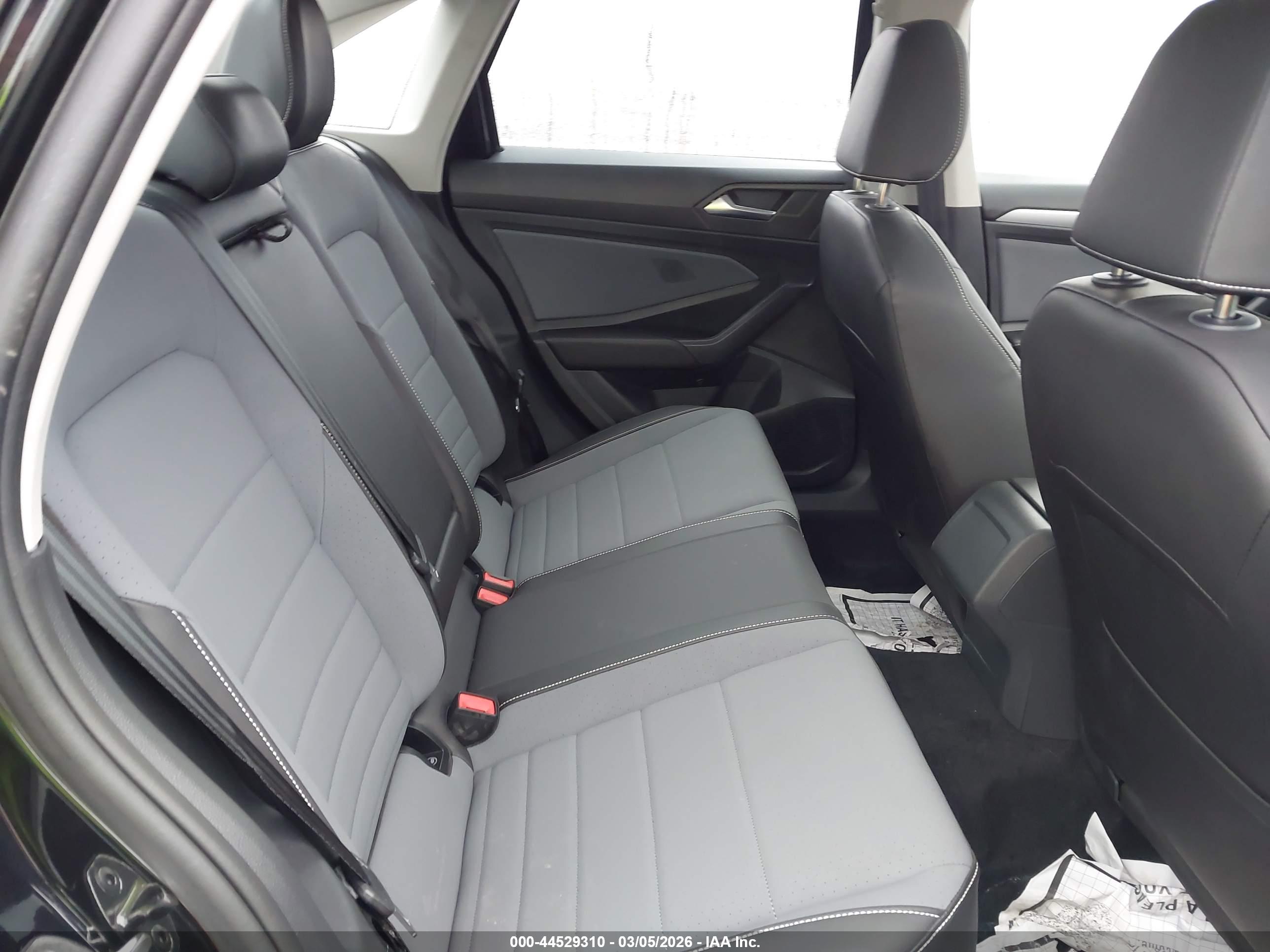 VOLKSWAGEN JETTA image 8