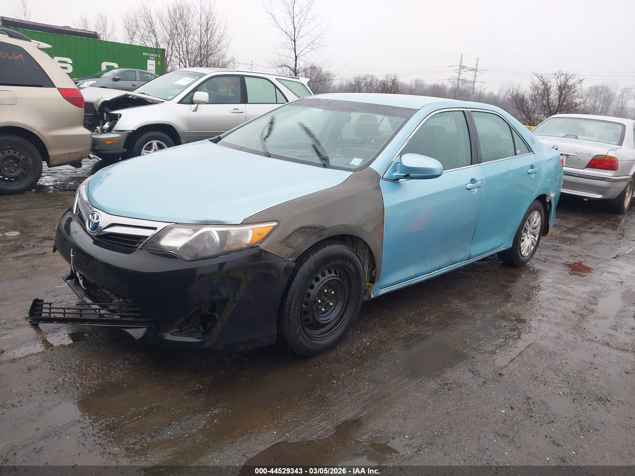 TOYOTA CAMRY image 2