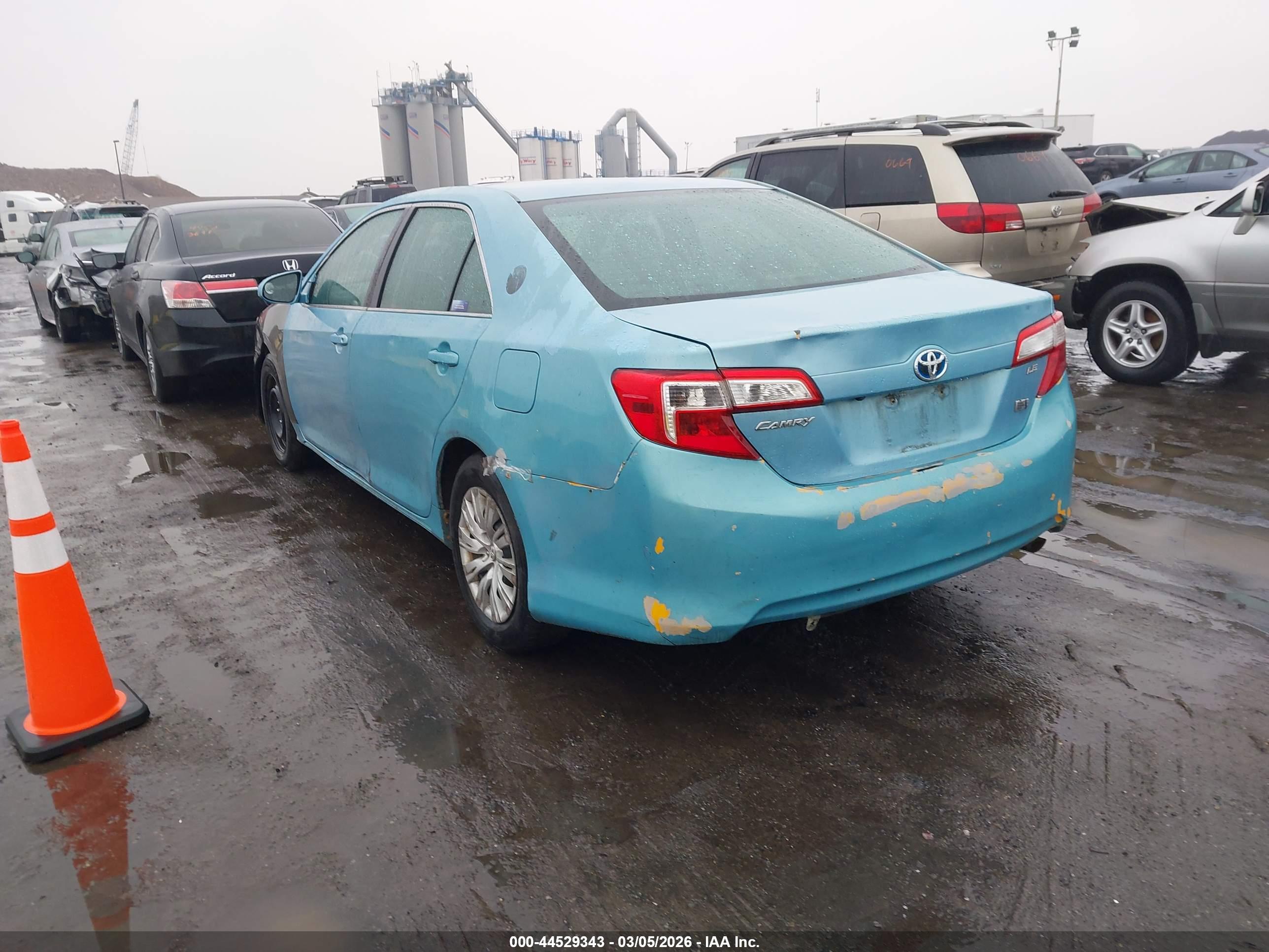 TOYOTA CAMRY image 3