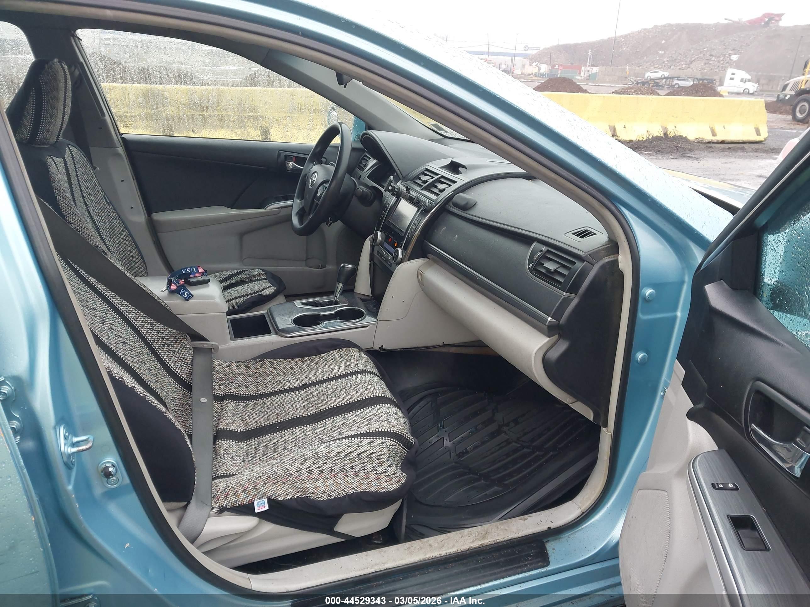 TOYOTA CAMRY image 5