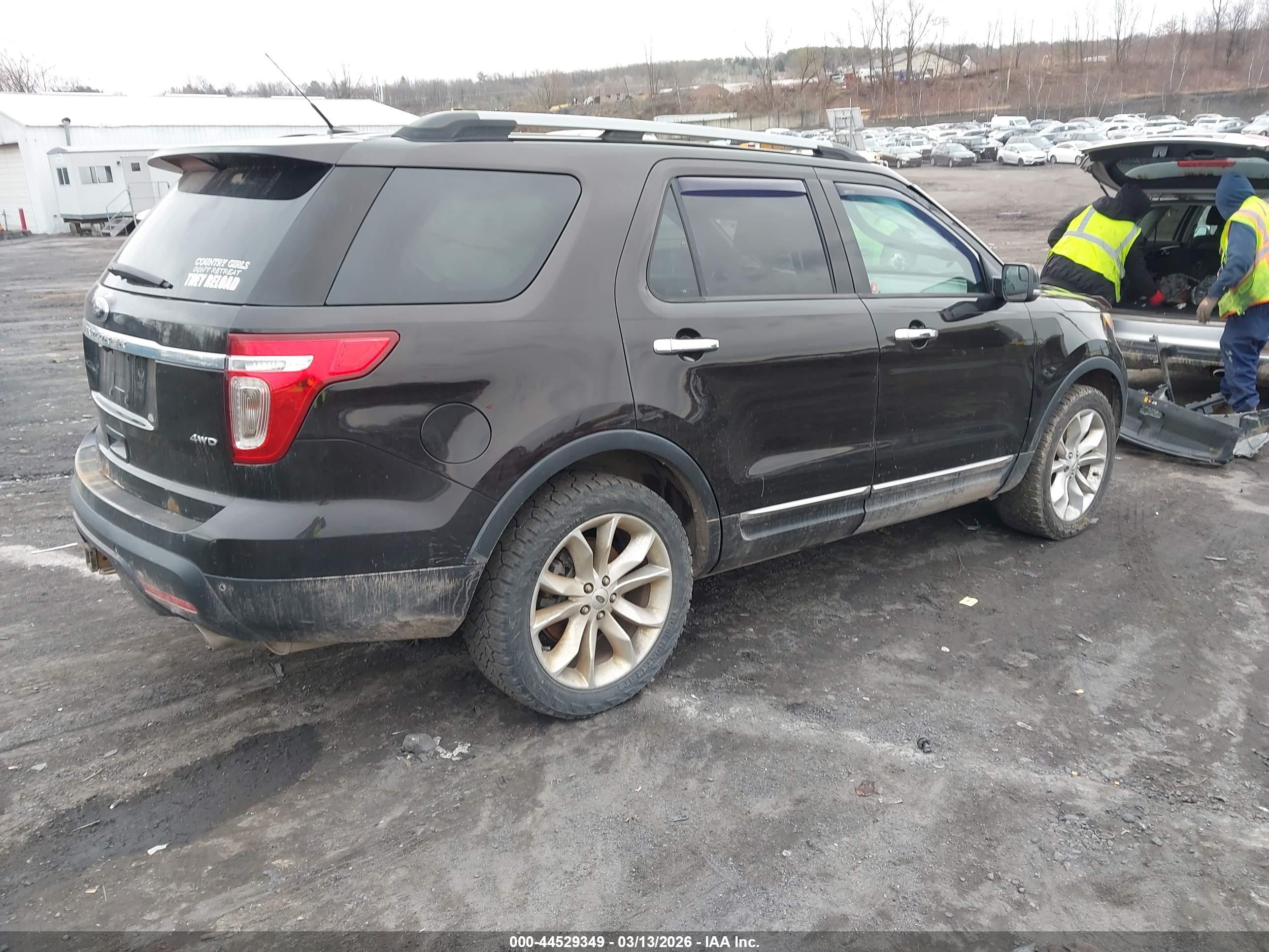 FORD EXPLORER image 4