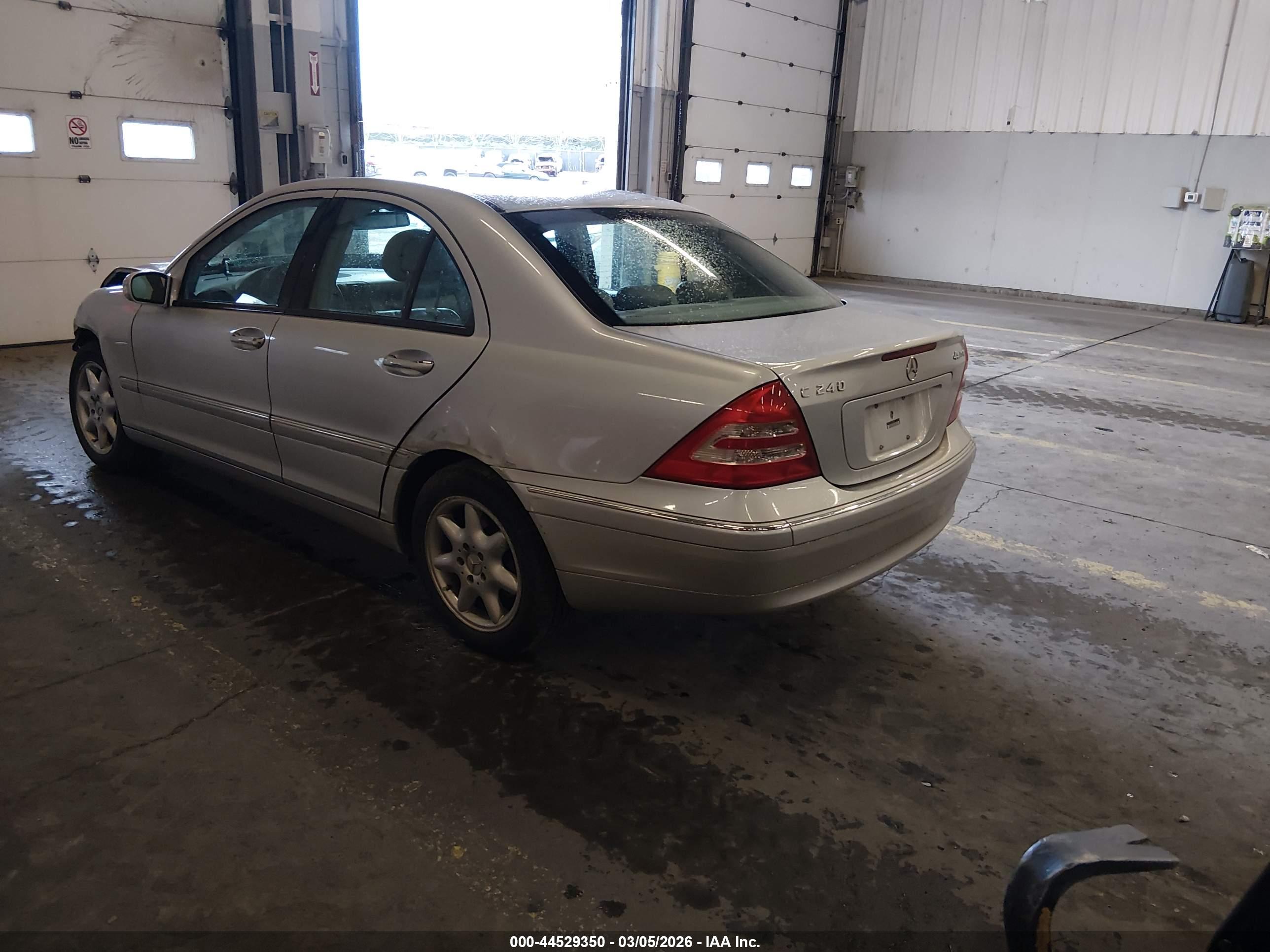 MERCEDES-BENZ C image 3