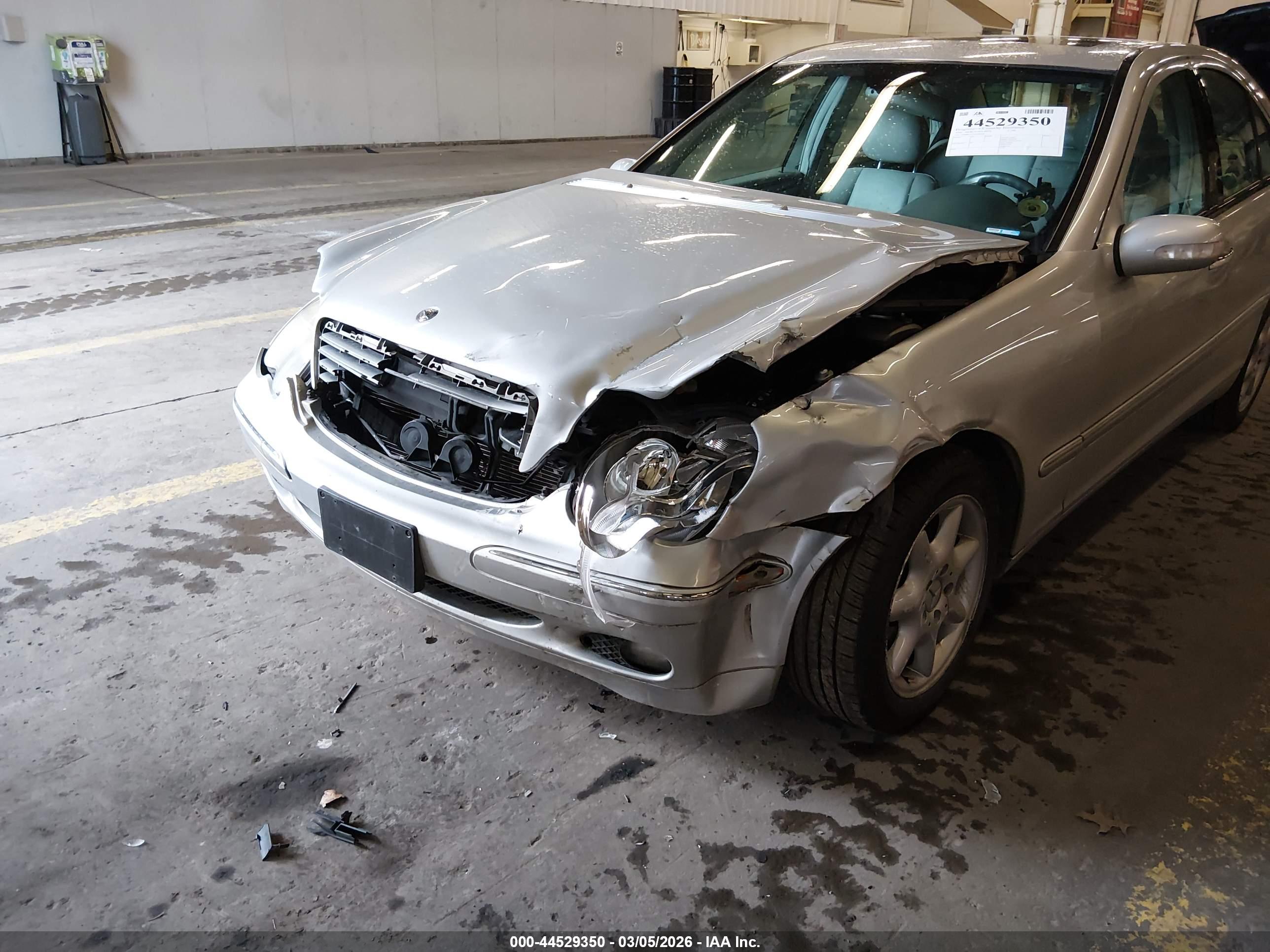 MERCEDES-BENZ C image 6