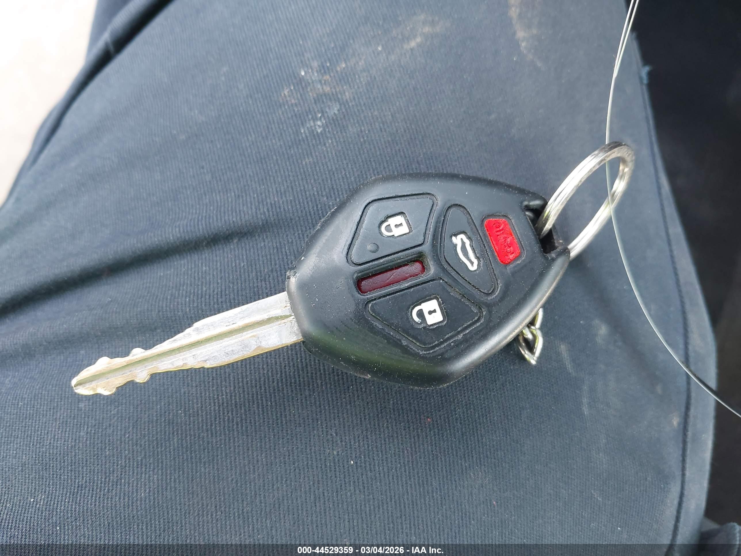 MITSUBISHI OUTLANDER image 11