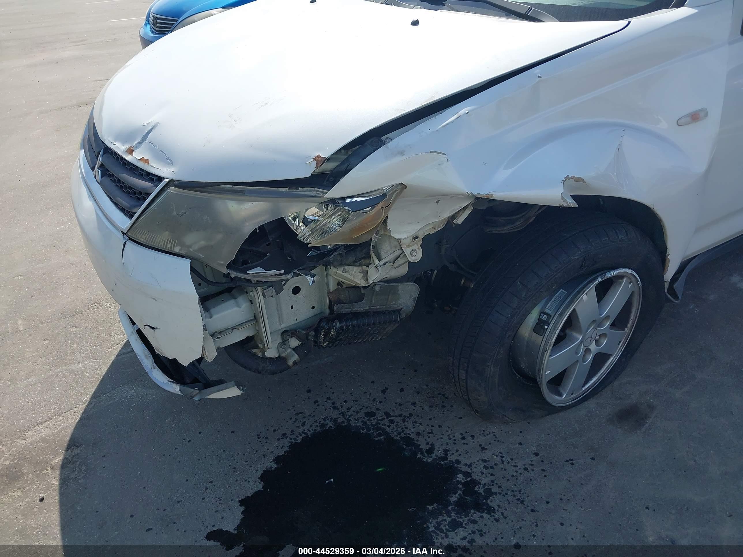 MITSUBISHI OUTLANDER image 6