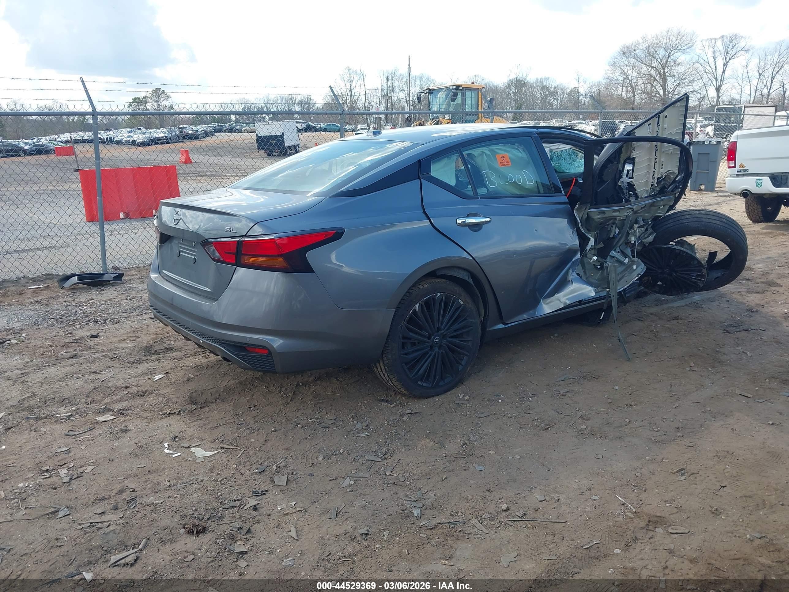 NISSAN ALTIMA image 4
