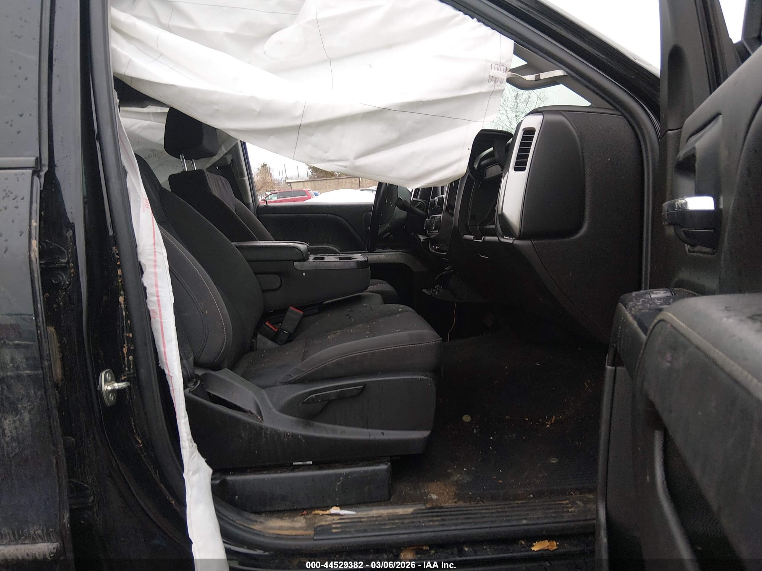 CHEVROLET SILVERADO image 5