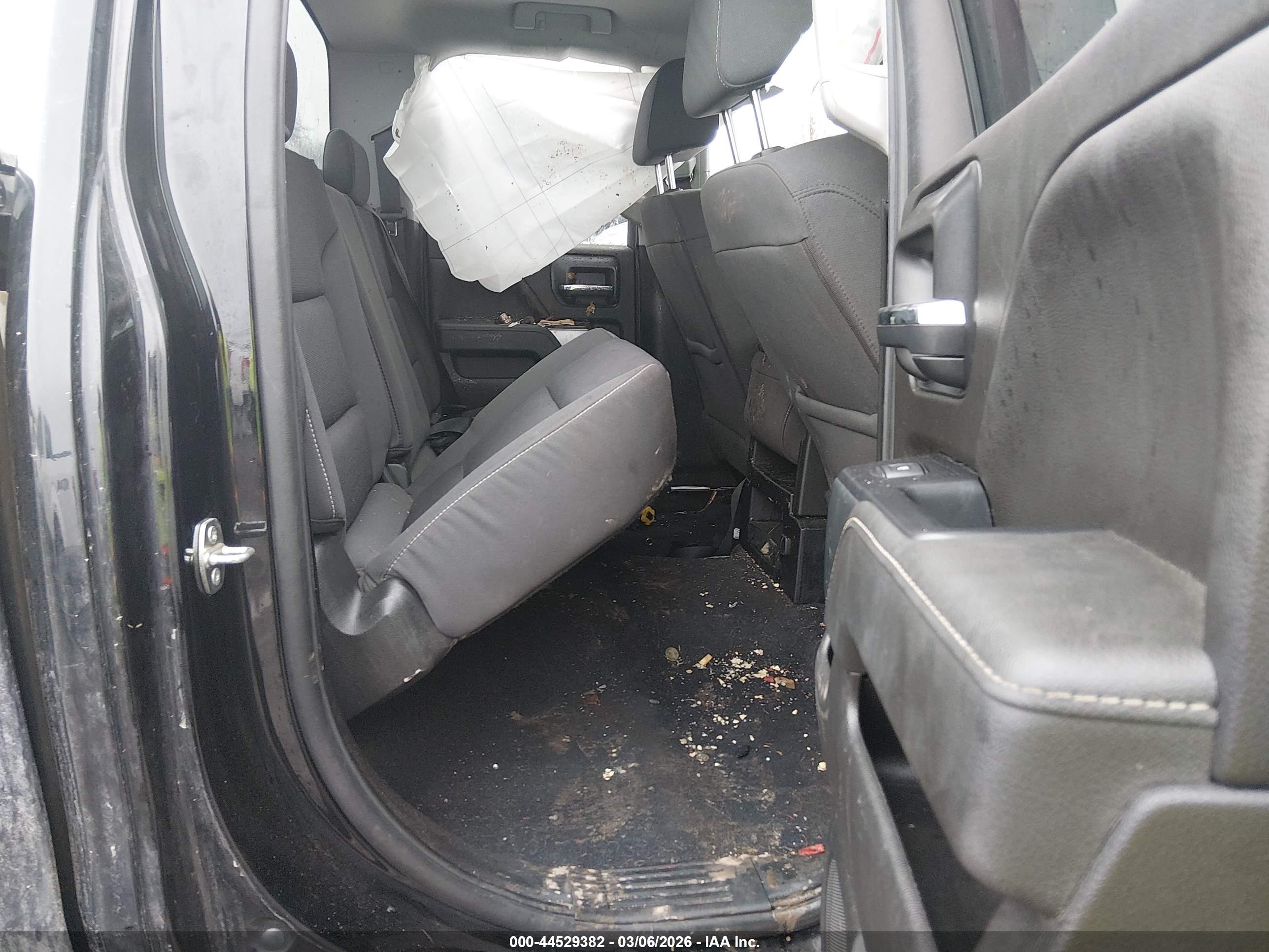 CHEVROLET SILVERADO image 8