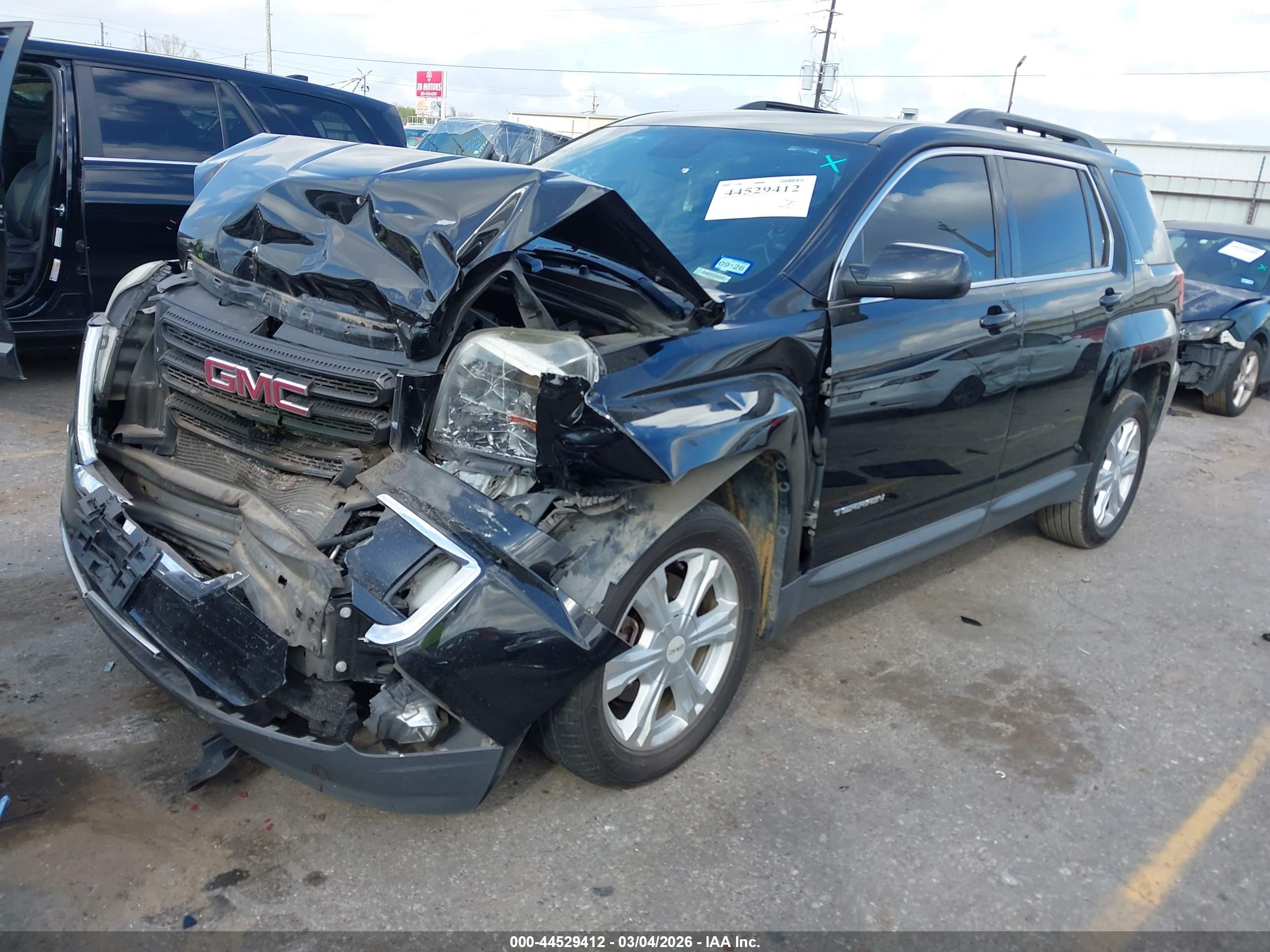 GMC TERRAIN image 2