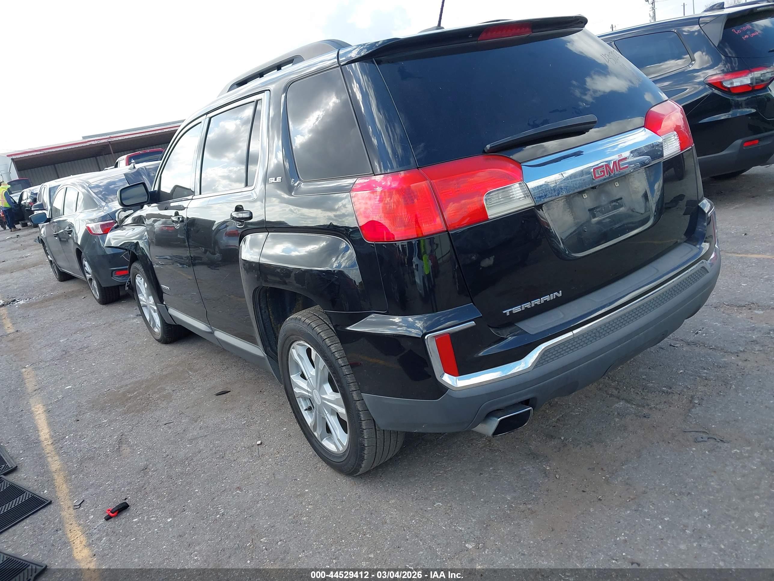 GMC TERRAIN image 3