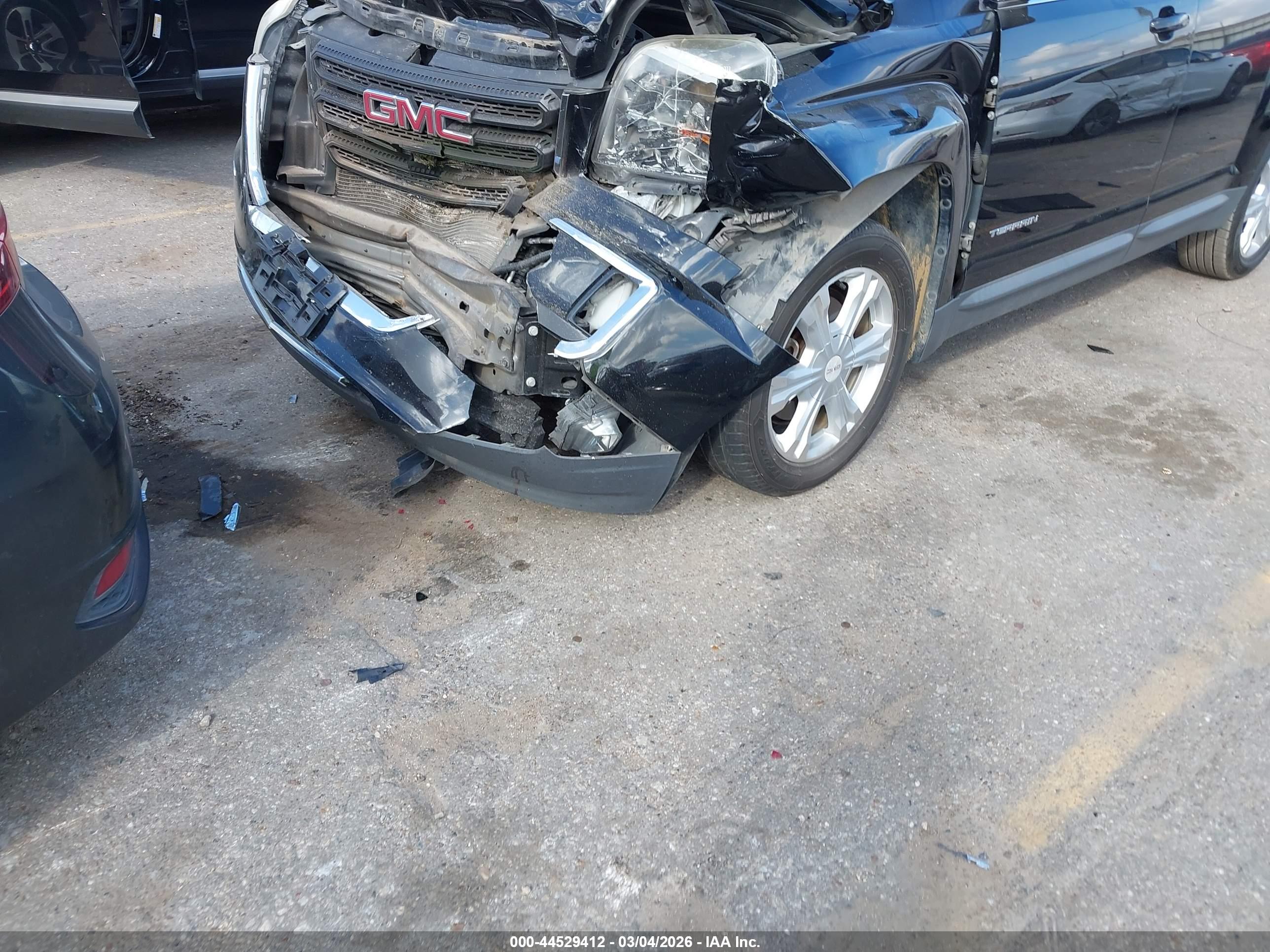 GMC TERRAIN image 6