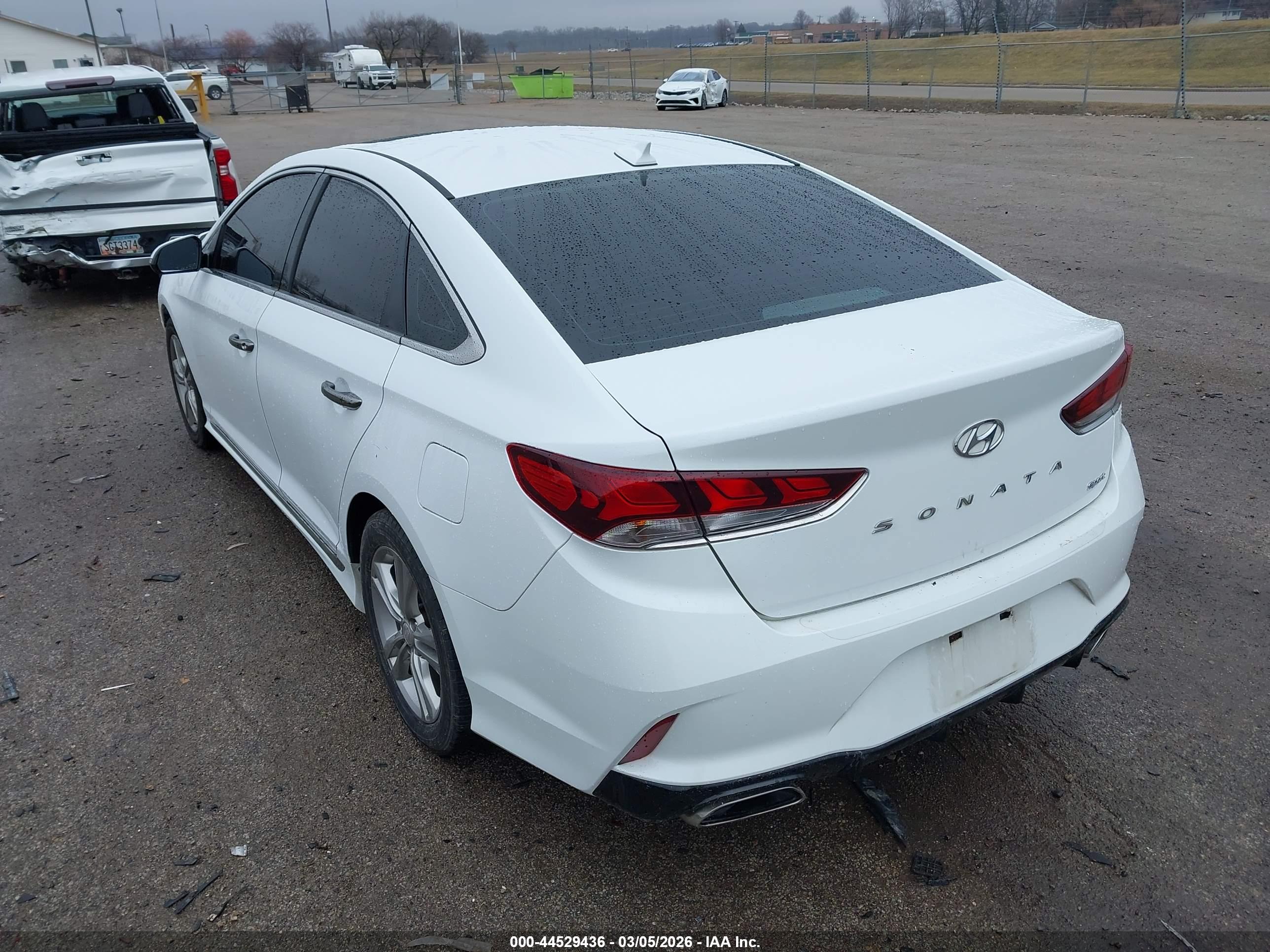 HYUNDAI SONATA image 3