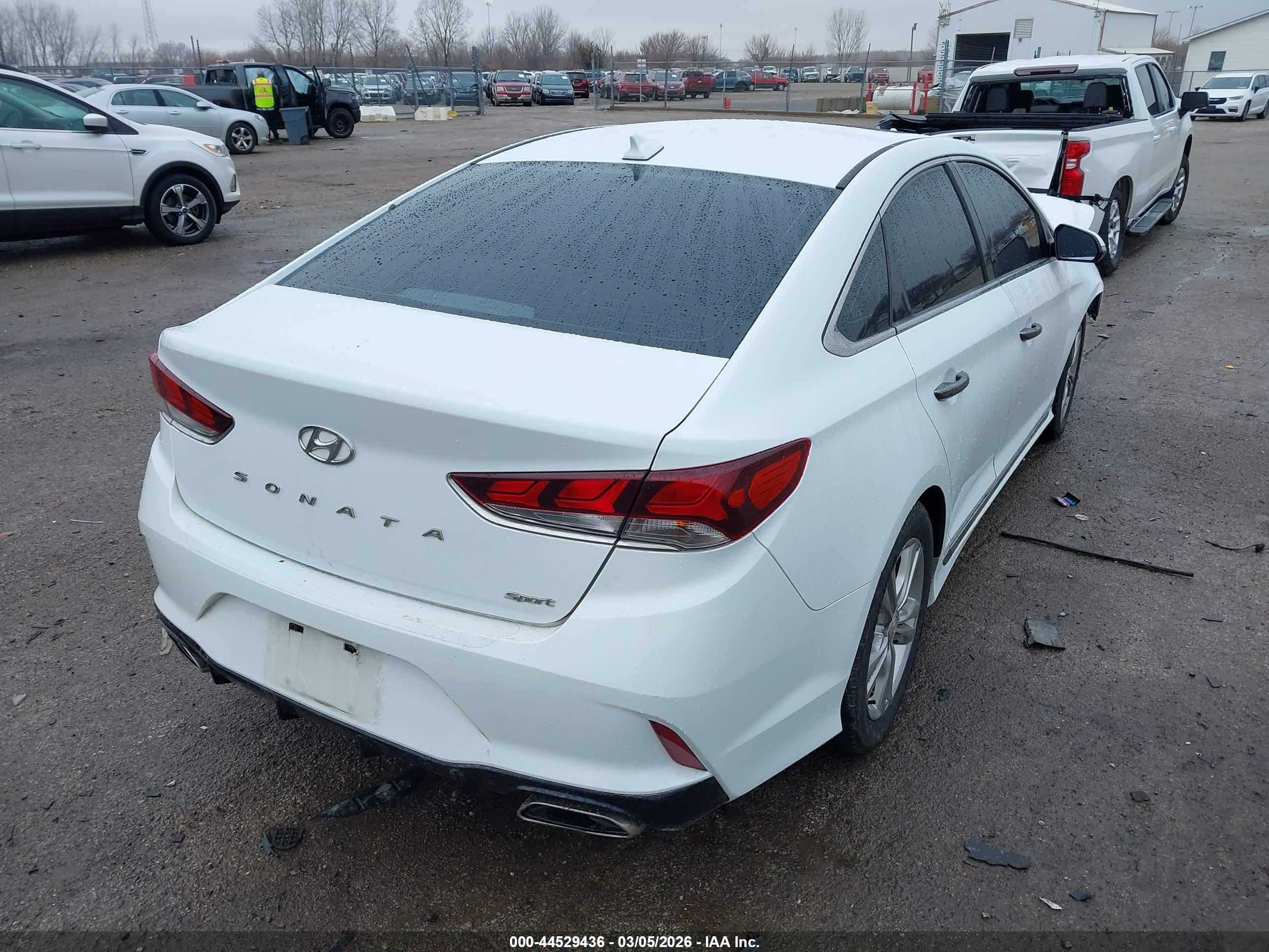 HYUNDAI SONATA image 4