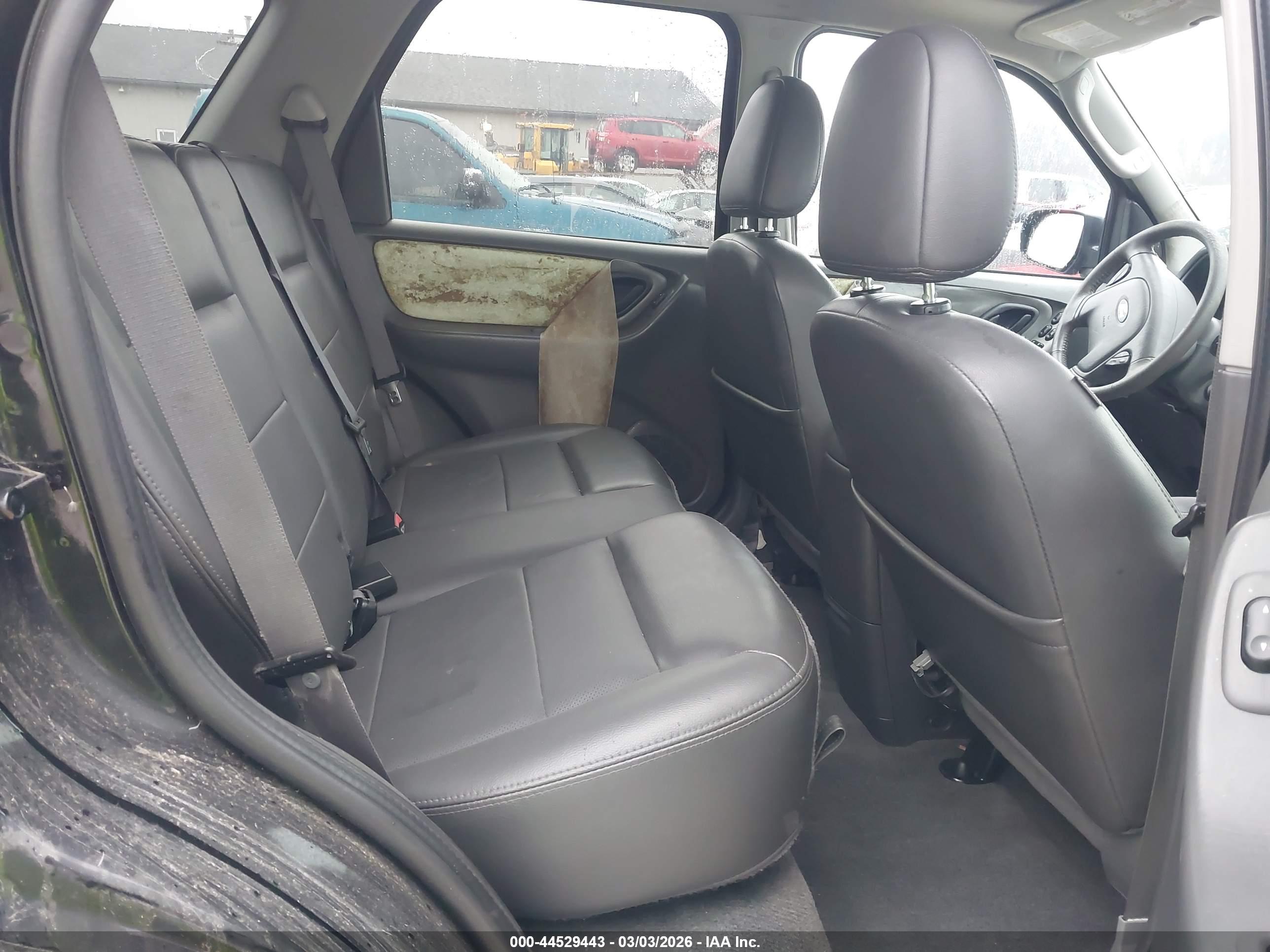 FORD ESCAPE image 8
