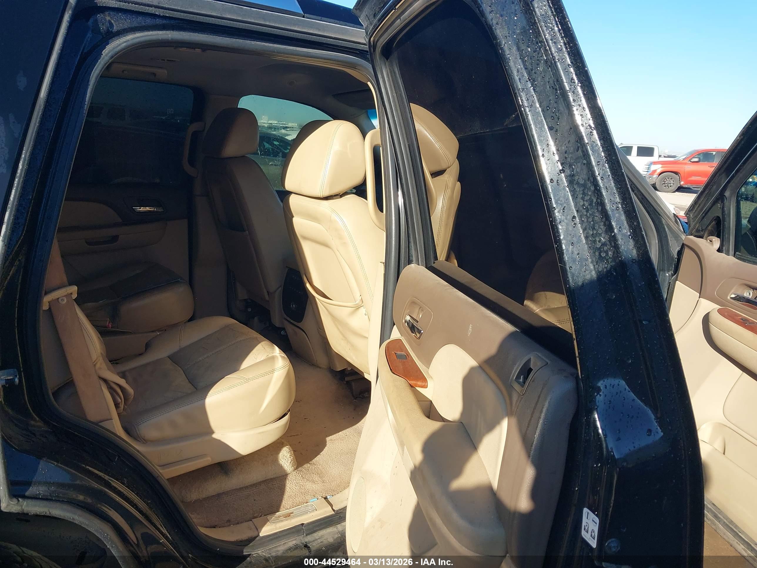 GMC YUKON image 8