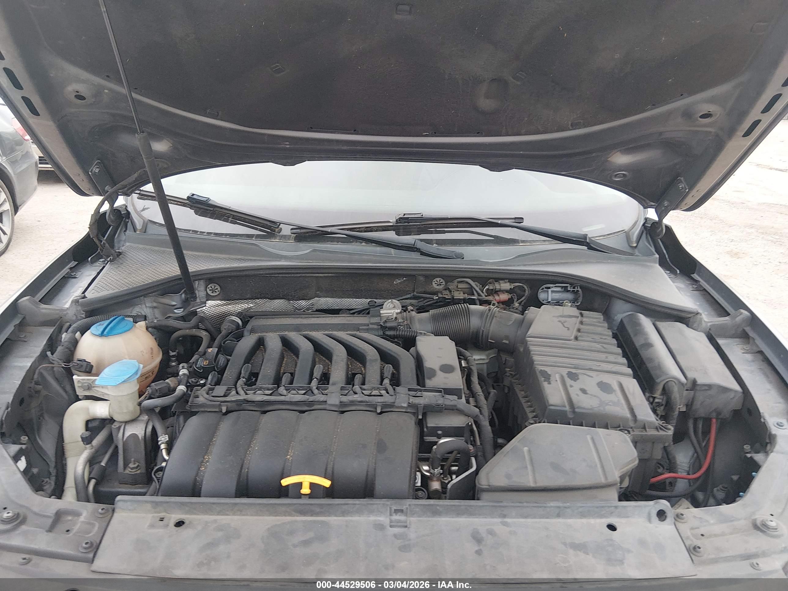 VOLKSWAGEN PASSAT image 10