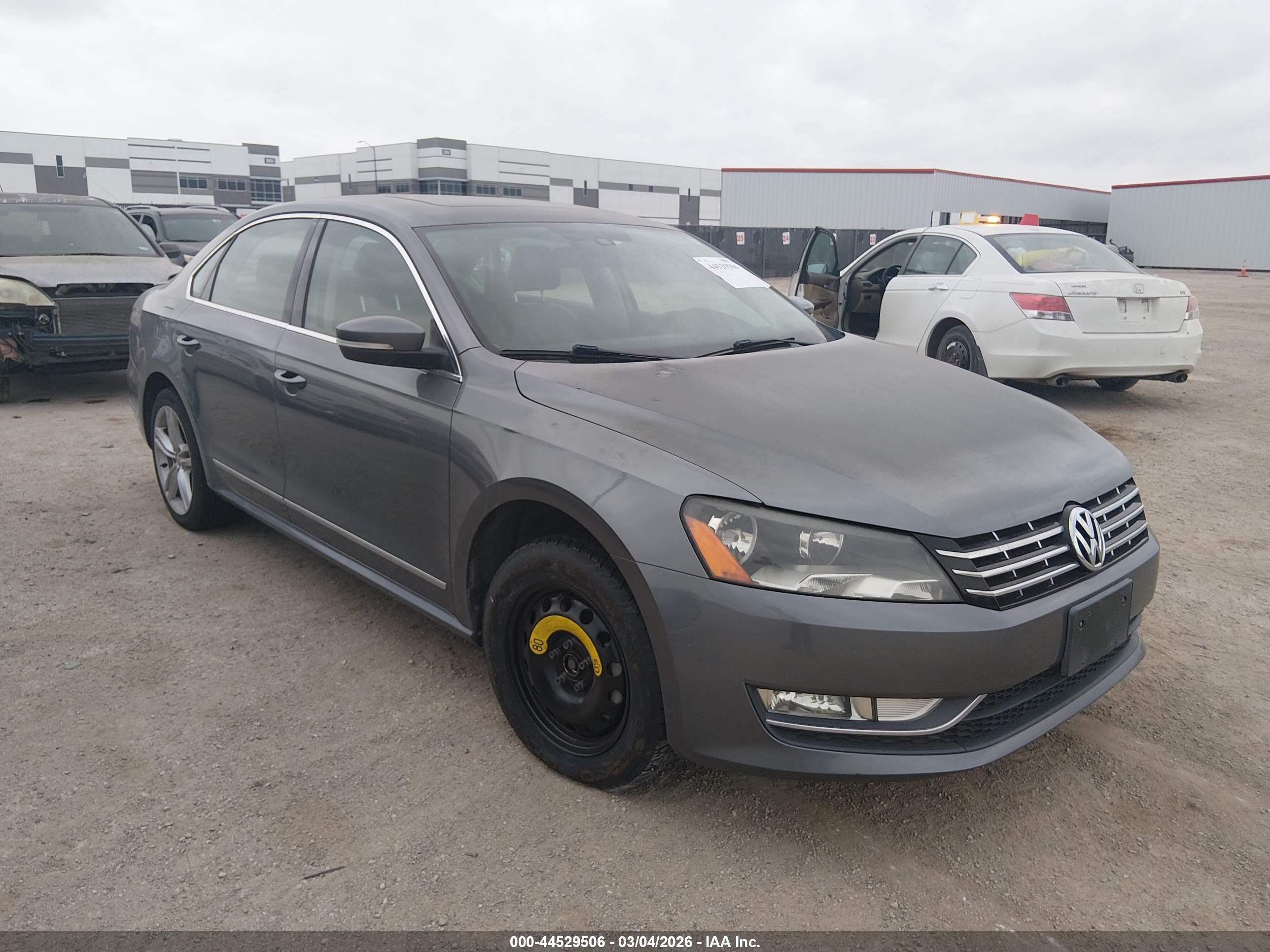 VOLKSWAGEN PASSAT image 6