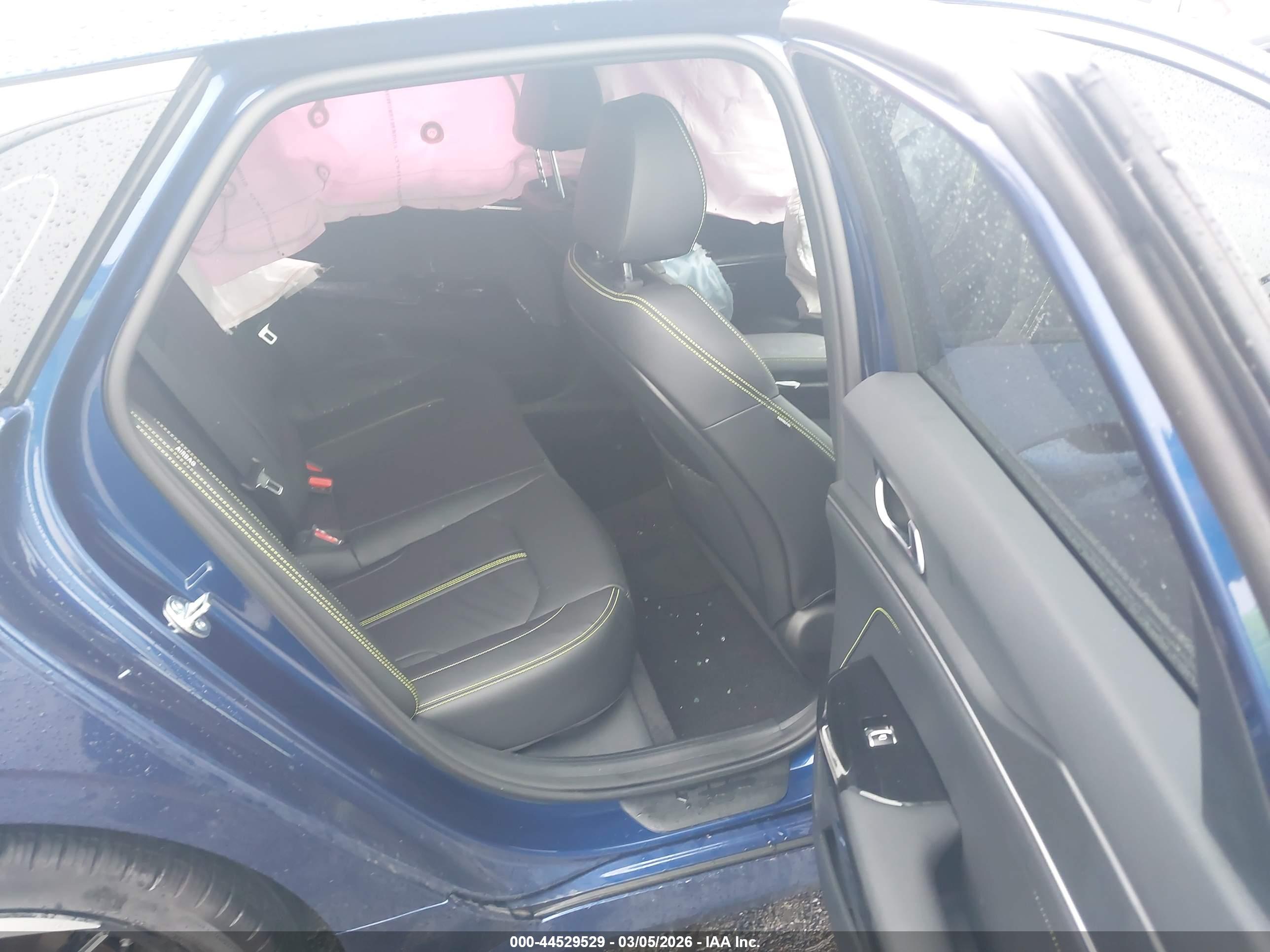 KIA K5 image 8
