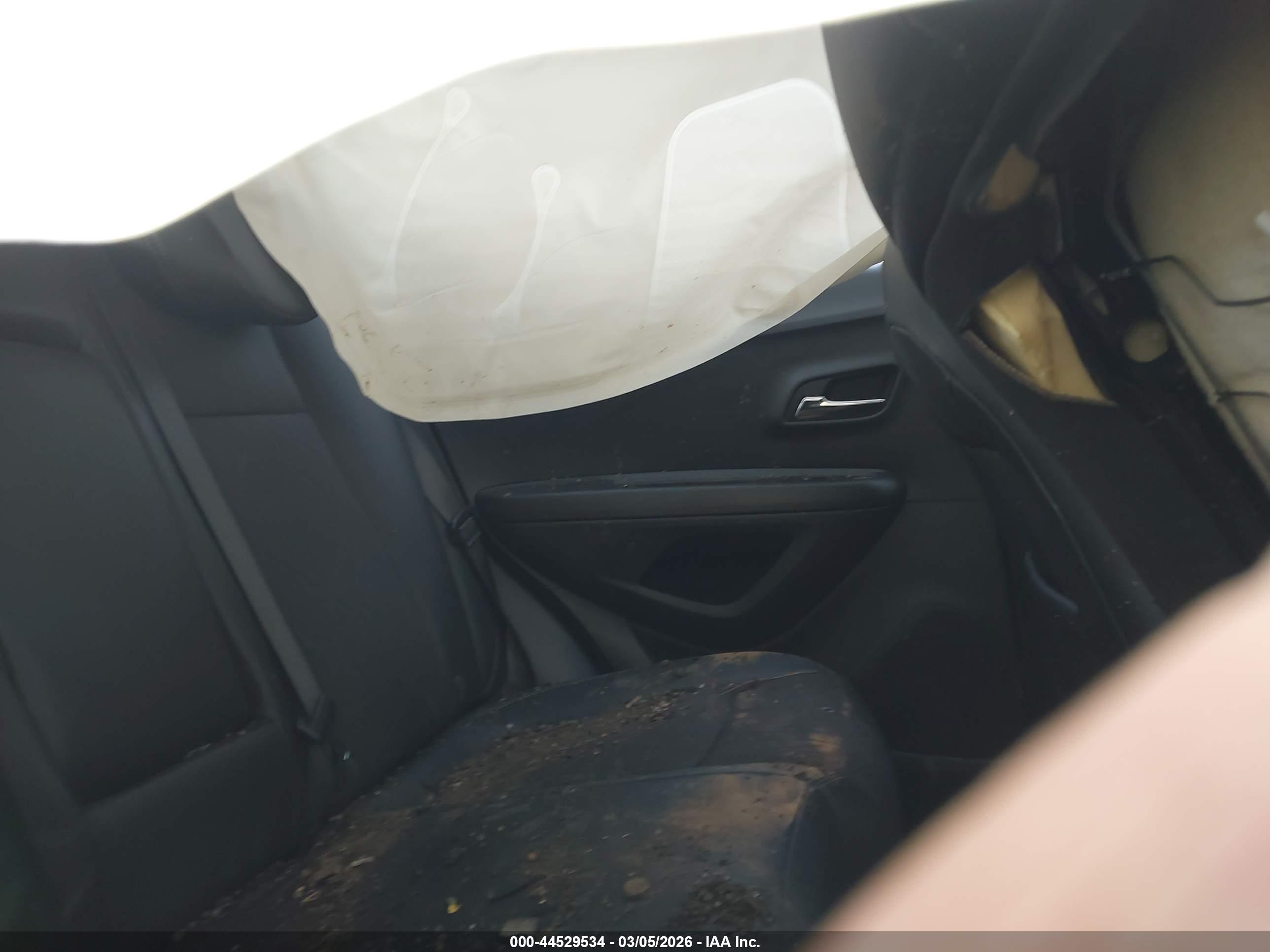 CHEVROLET TRAX image 8