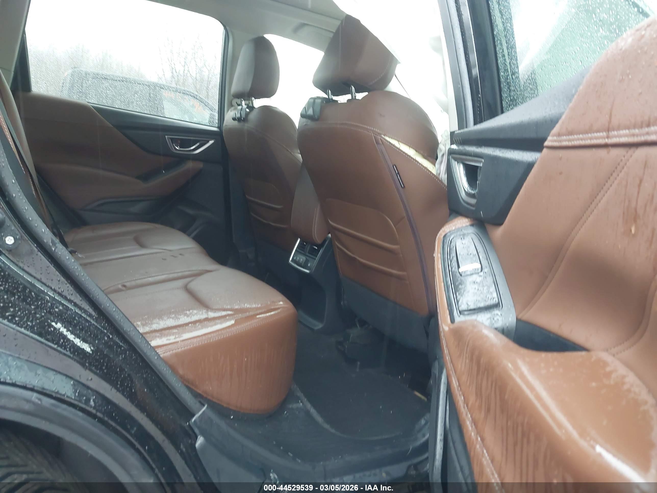 SUBARU FORESTER image 8