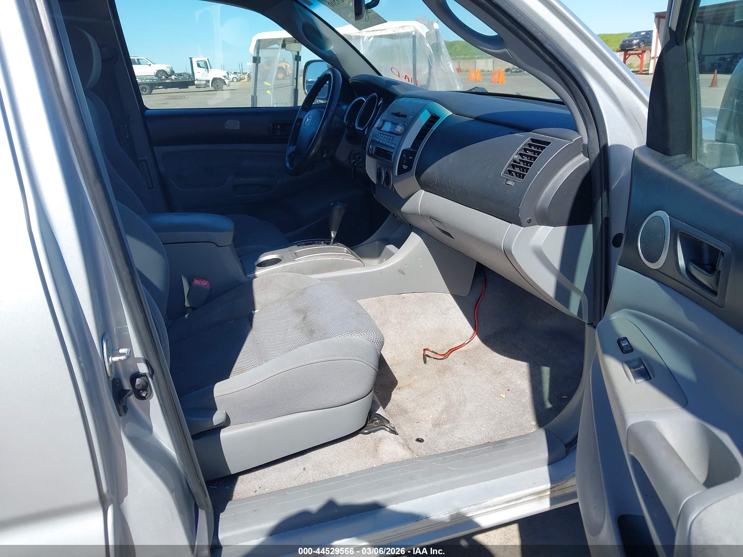 TOYOTA TACOMA image 5