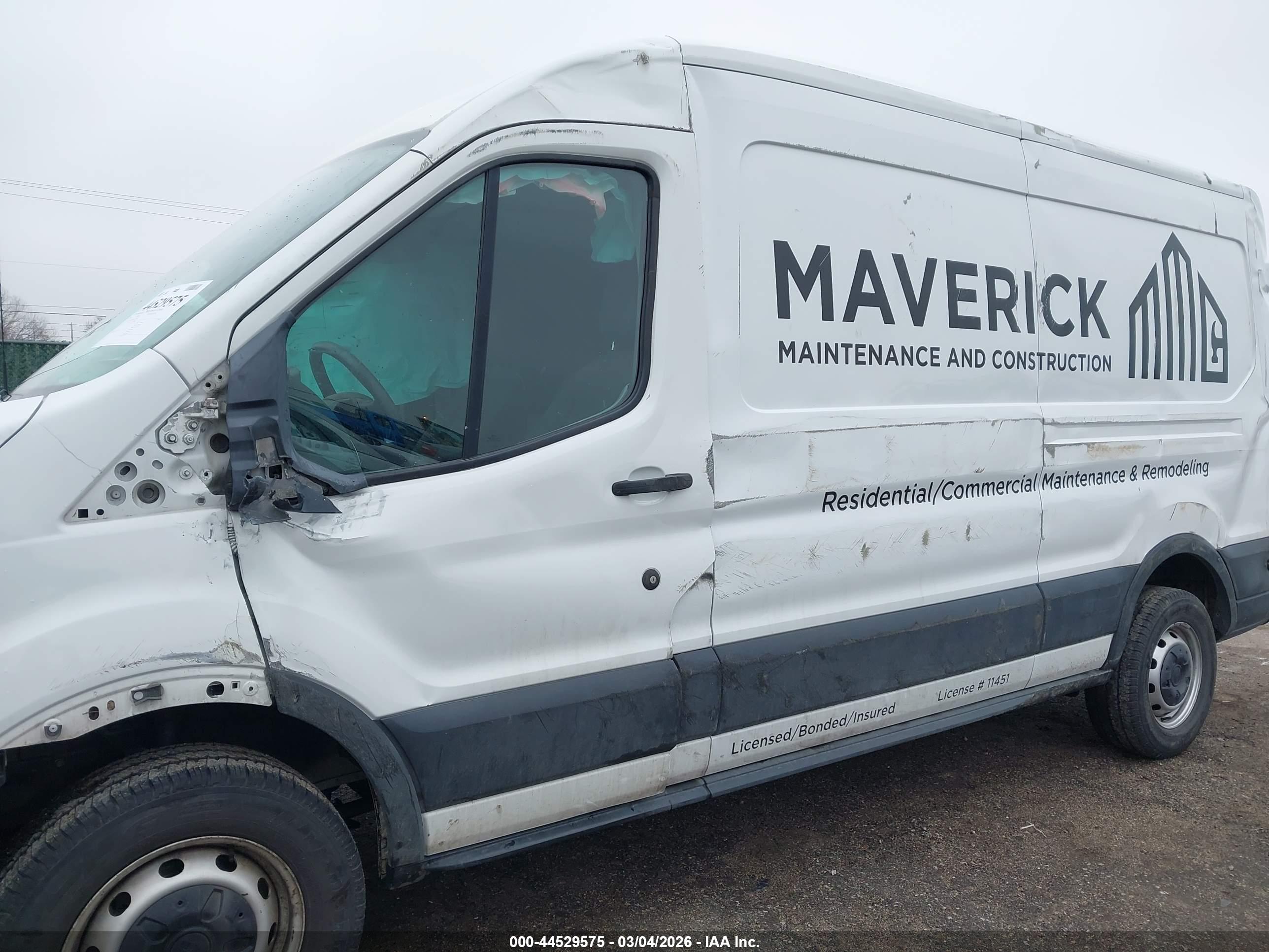 FORD TRANSIT-250 image 6