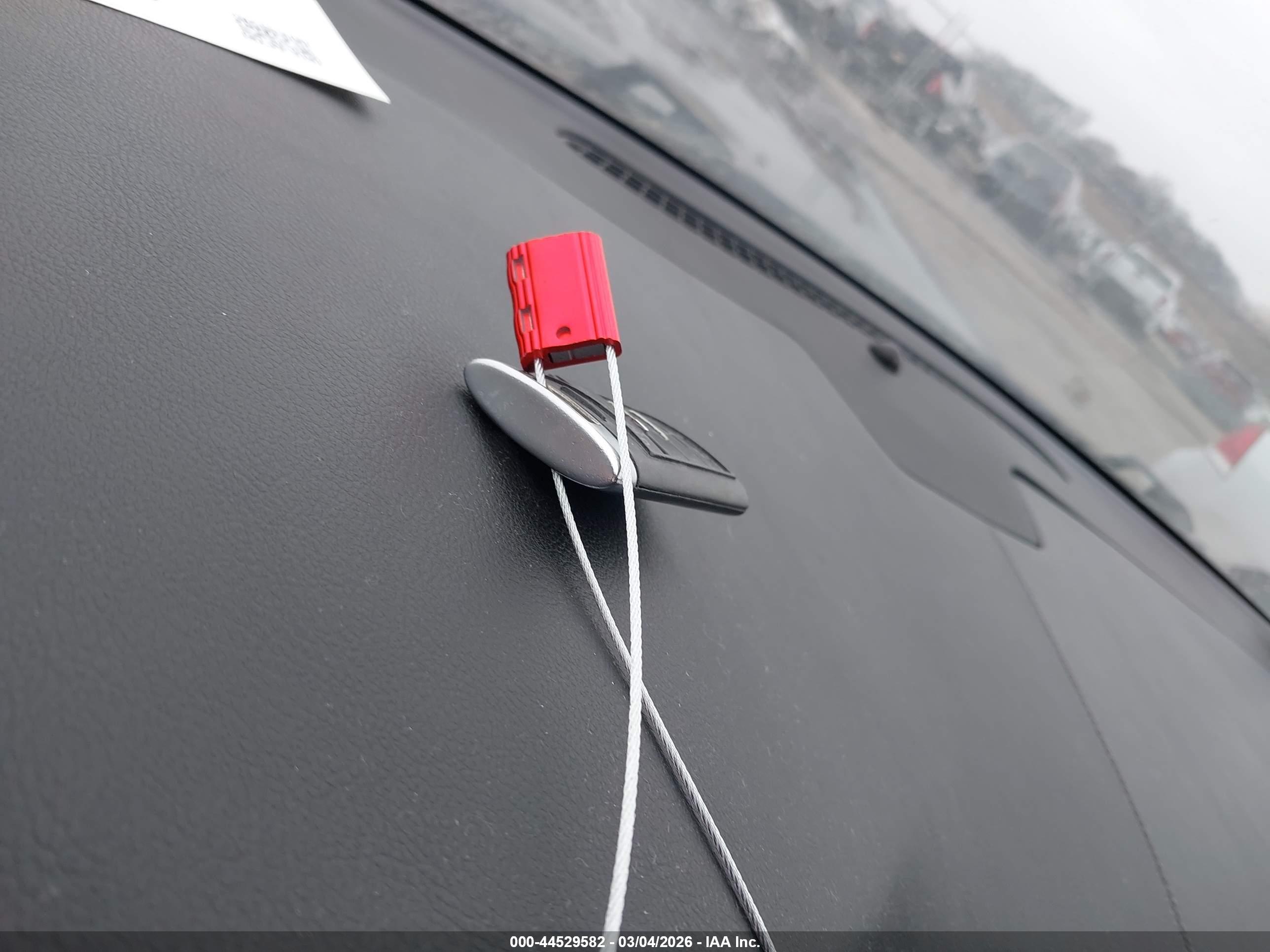 CADILLAC XTS image 11