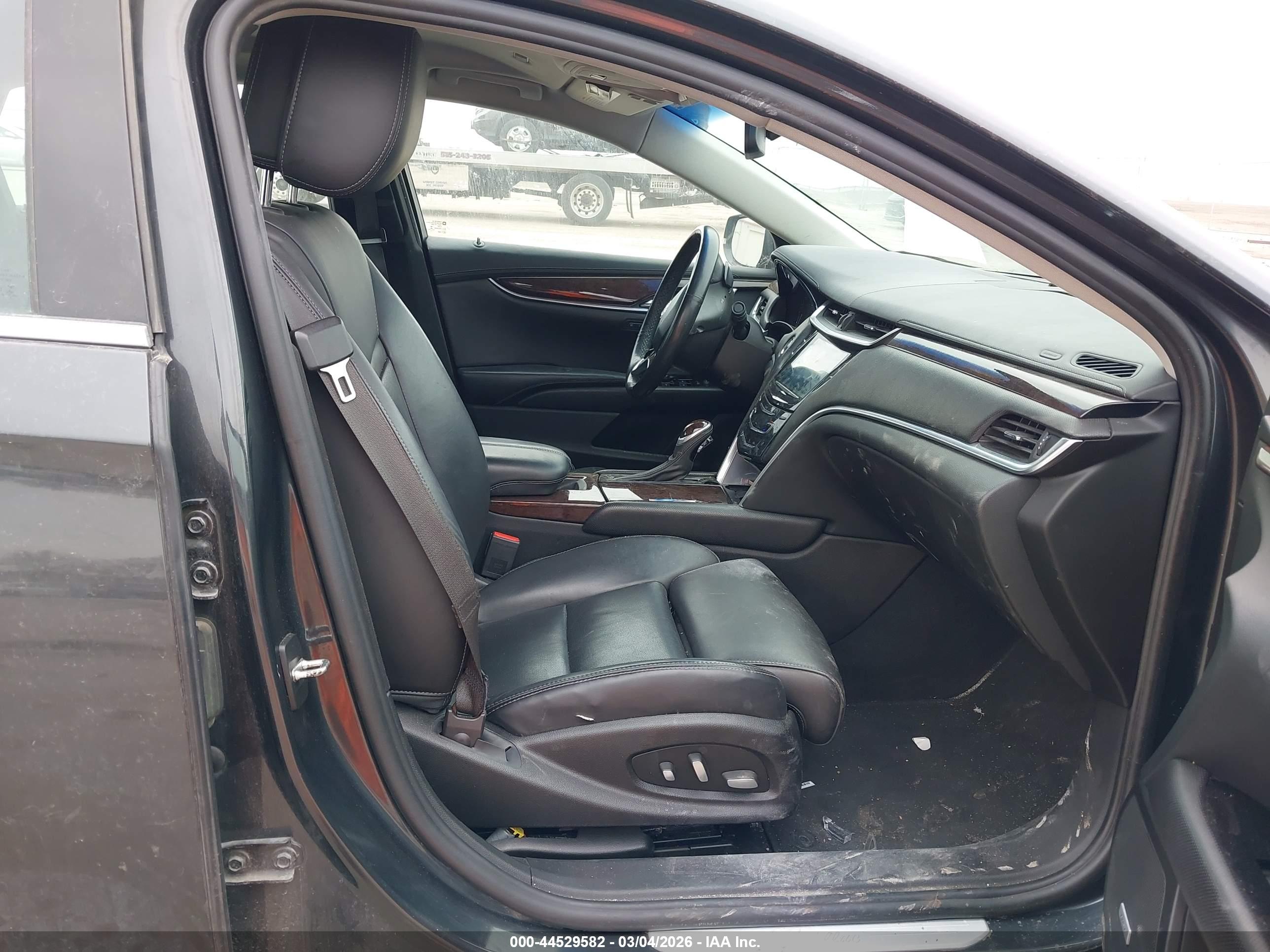 CADILLAC XTS image 5