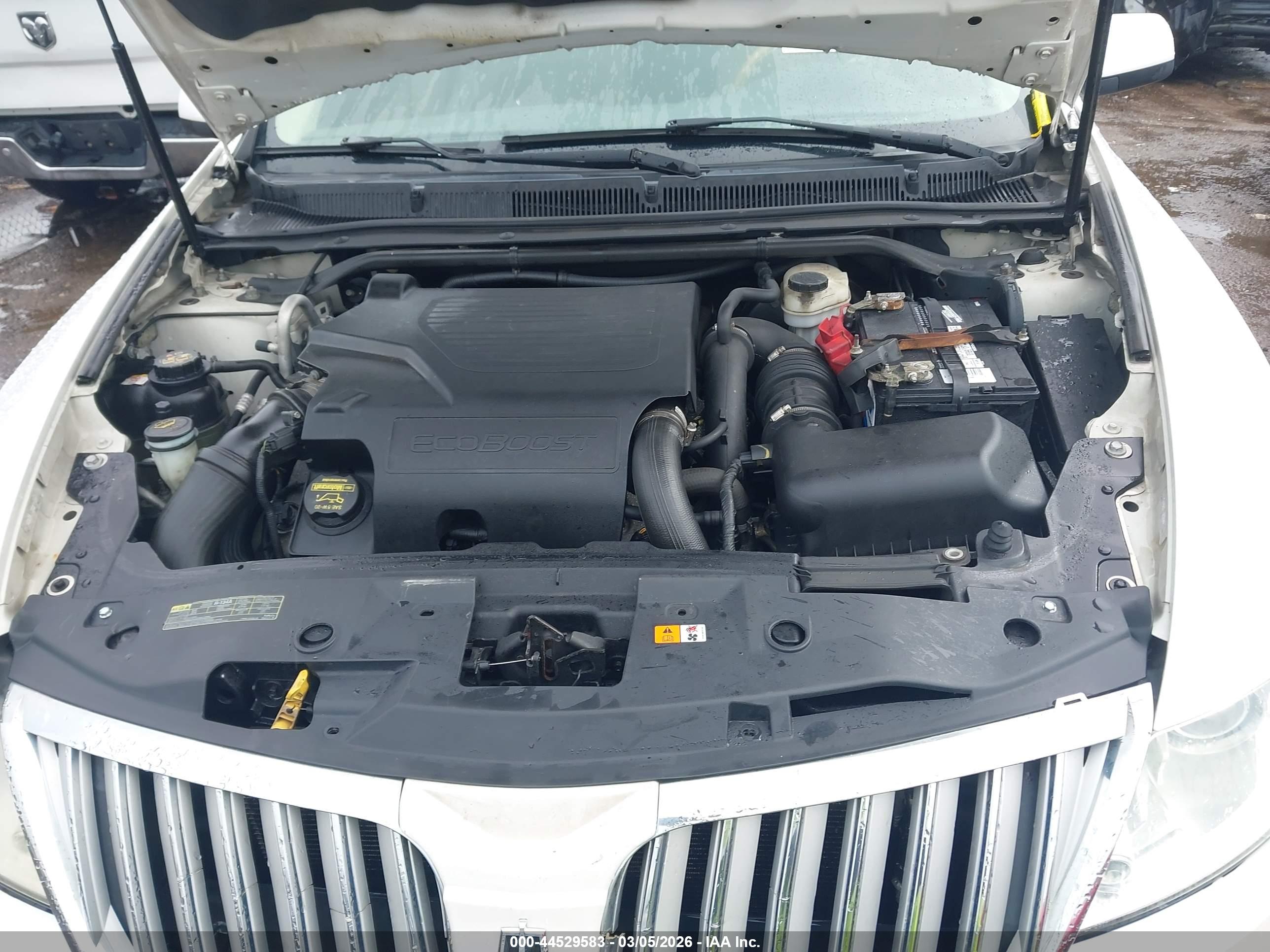 LINCOLN MKS image 10